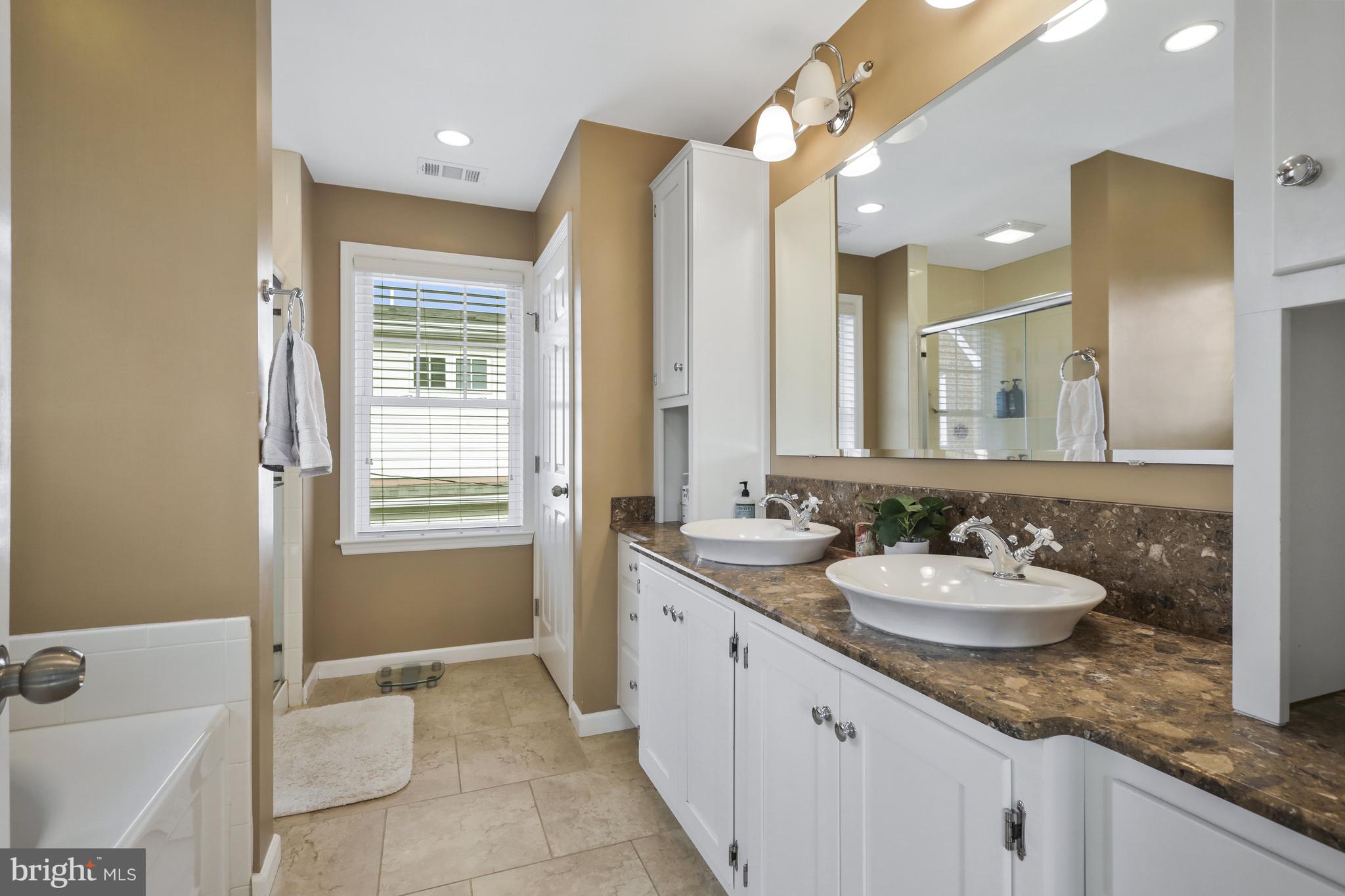 ROSEMONT PARK - Residential