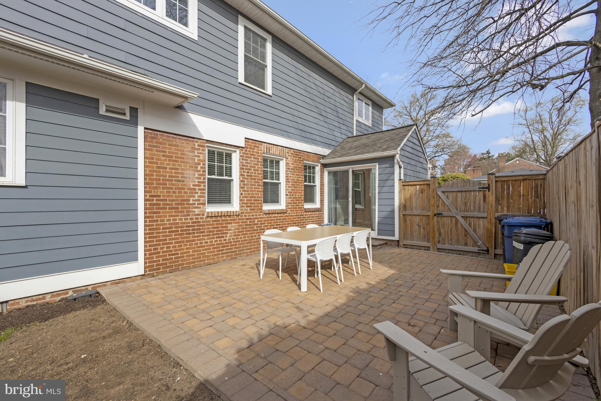 ROSEMONT PARK - Residential