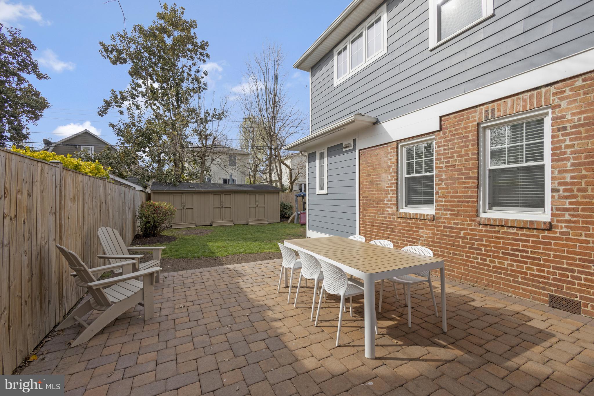 ROSEMONT PARK - Residential