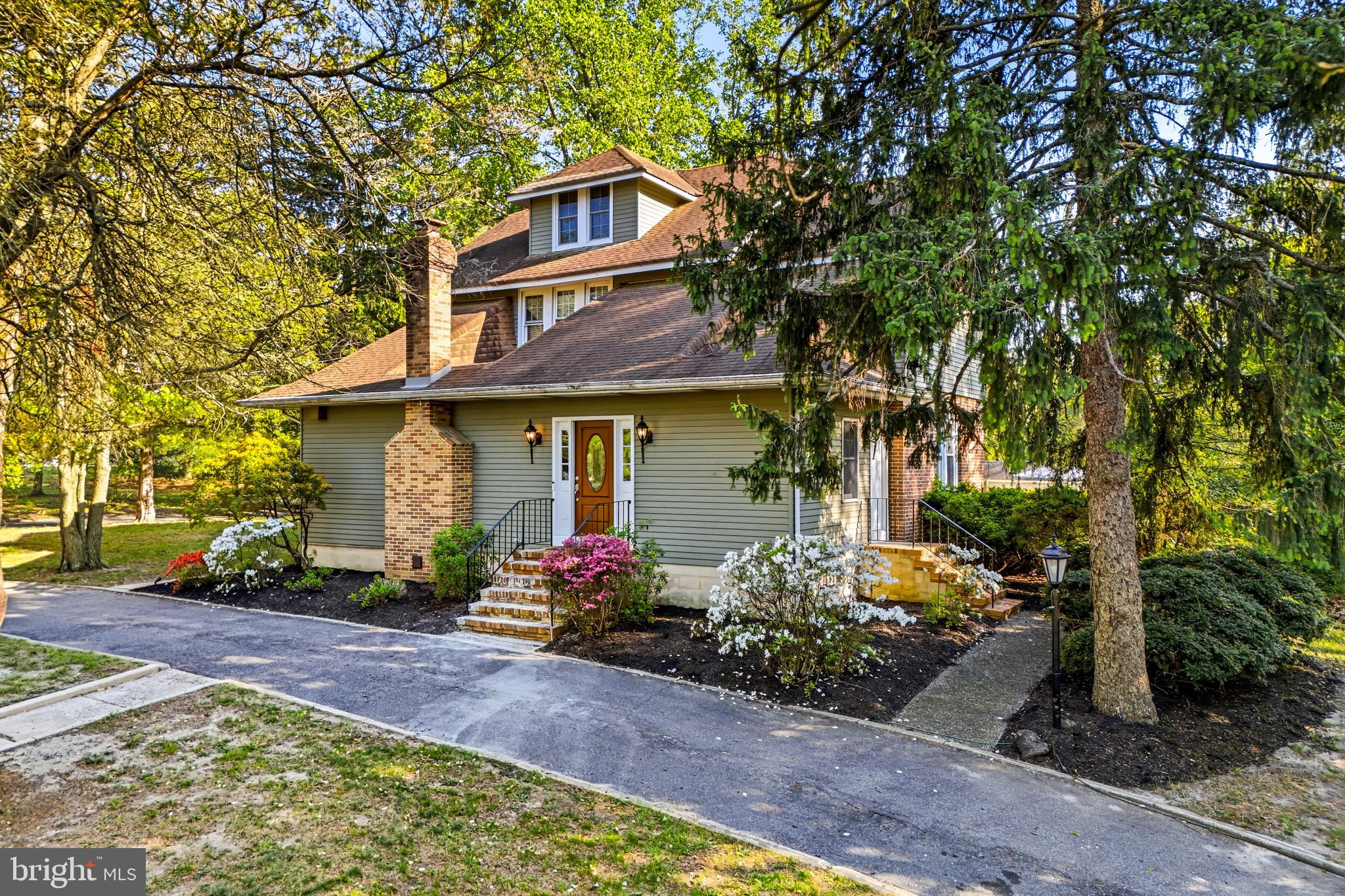 267 W WHITE HORSE PIKE