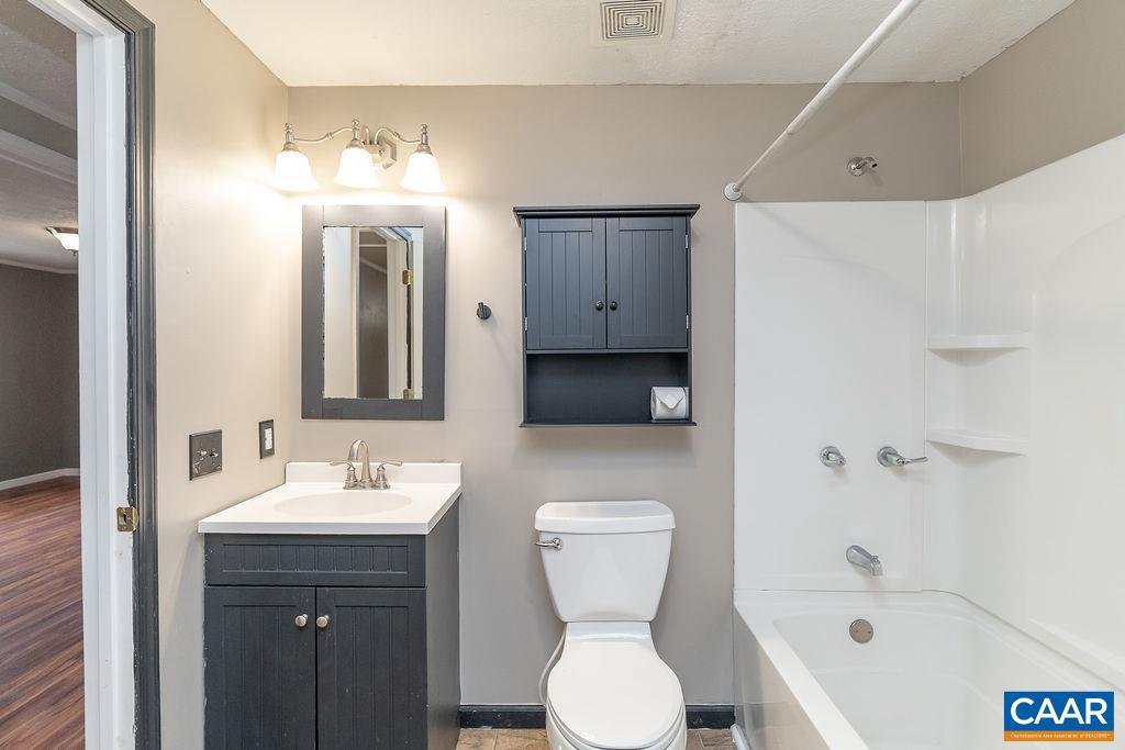 MONTREAL VILLAGE - Residential