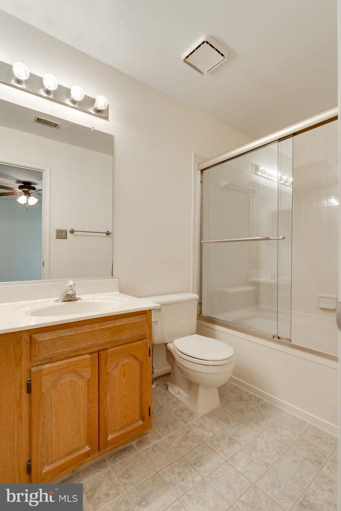 COMPTON VALLEY ESTATES - Residential Lease