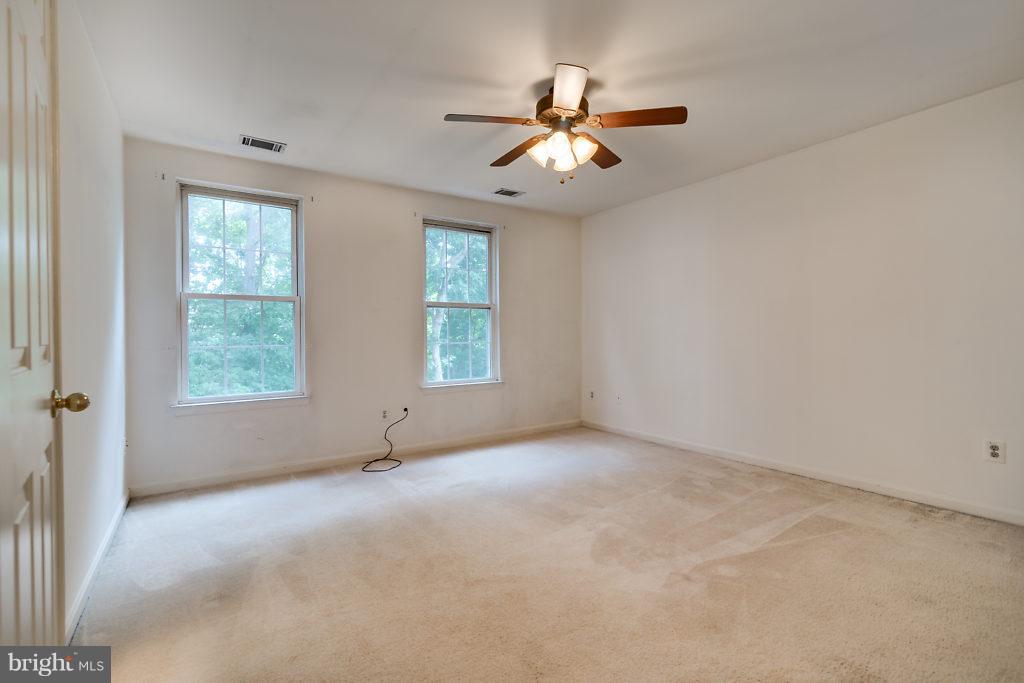 COMPTON VALLEY ESTATES - Residential Lease