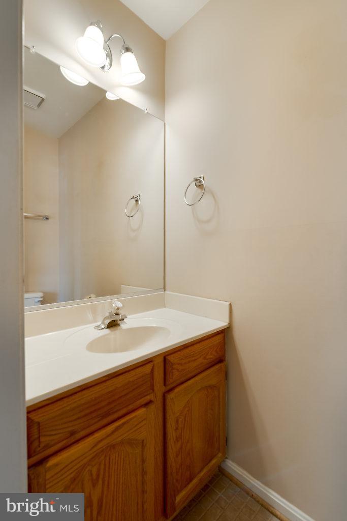 COMPTON VALLEY ESTATES - Residential Lease