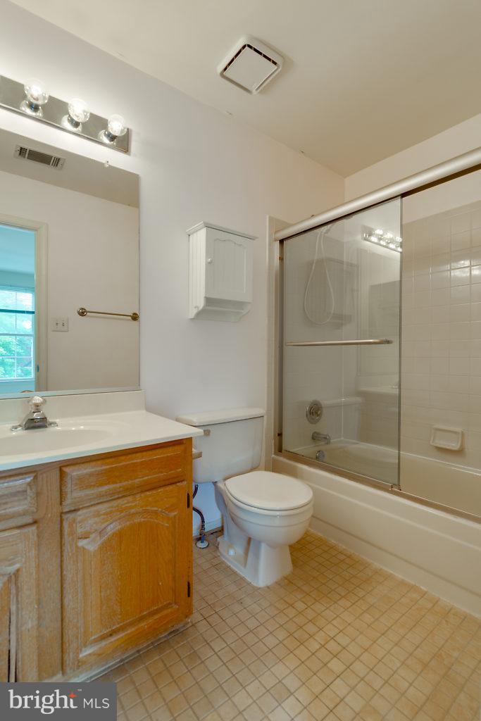 COMPTON VALLEY ESTATES - Residential Lease