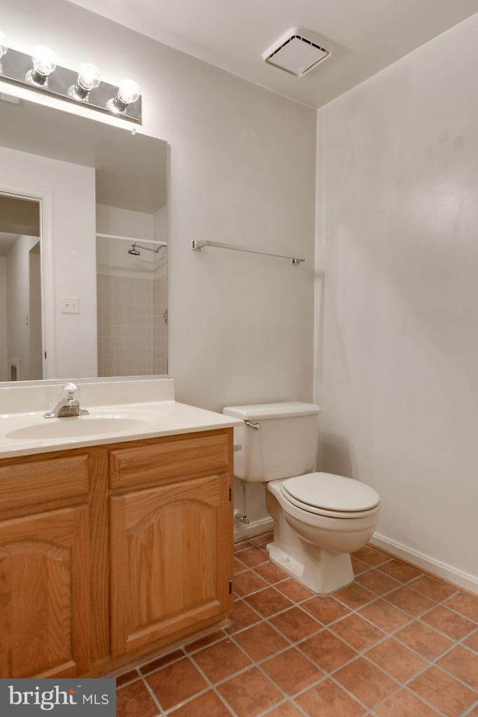 COMPTON VALLEY ESTATES - Residential Lease