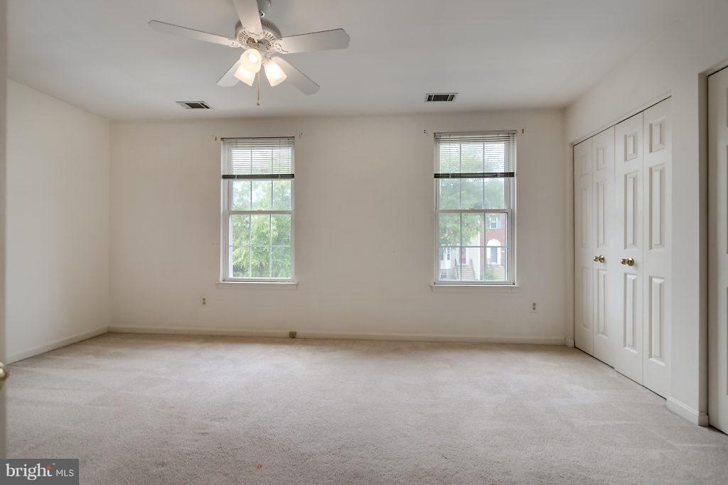 COMPTON VALLEY ESTATES - Residential Lease