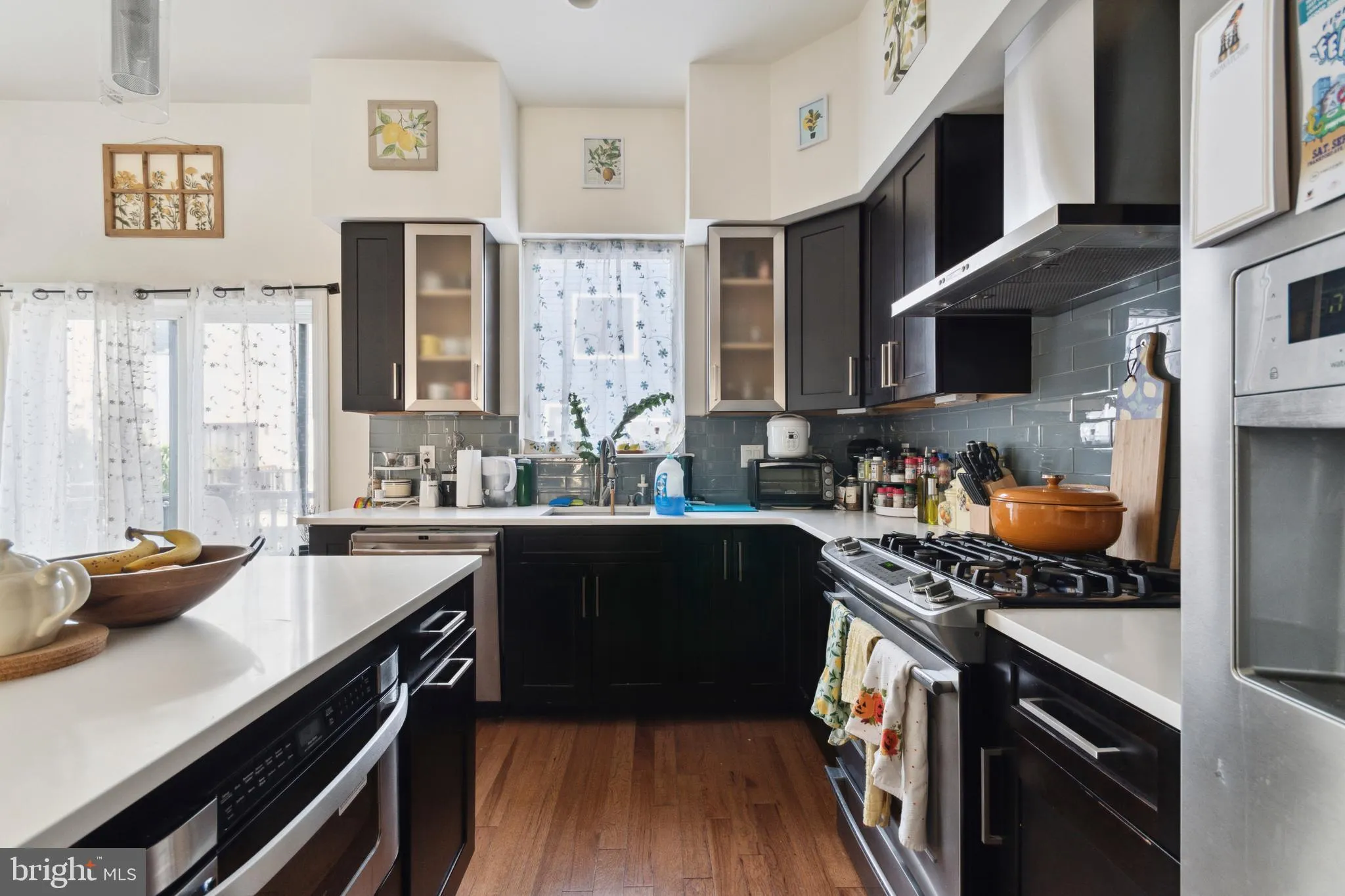 Philadelphia, Pennsylvania 19125, United States, 3 Bedrooms Bedrooms, ,Residential,Contingent,81541