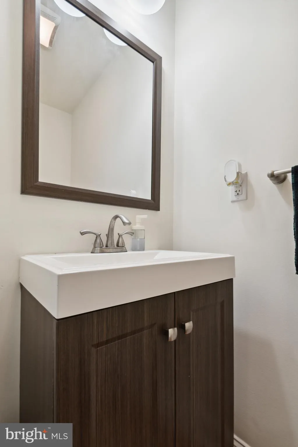 Philadelphia, Pennsylvania 19125, United States, 3 Bedrooms Bedrooms, ,Residential,Contingent,81541