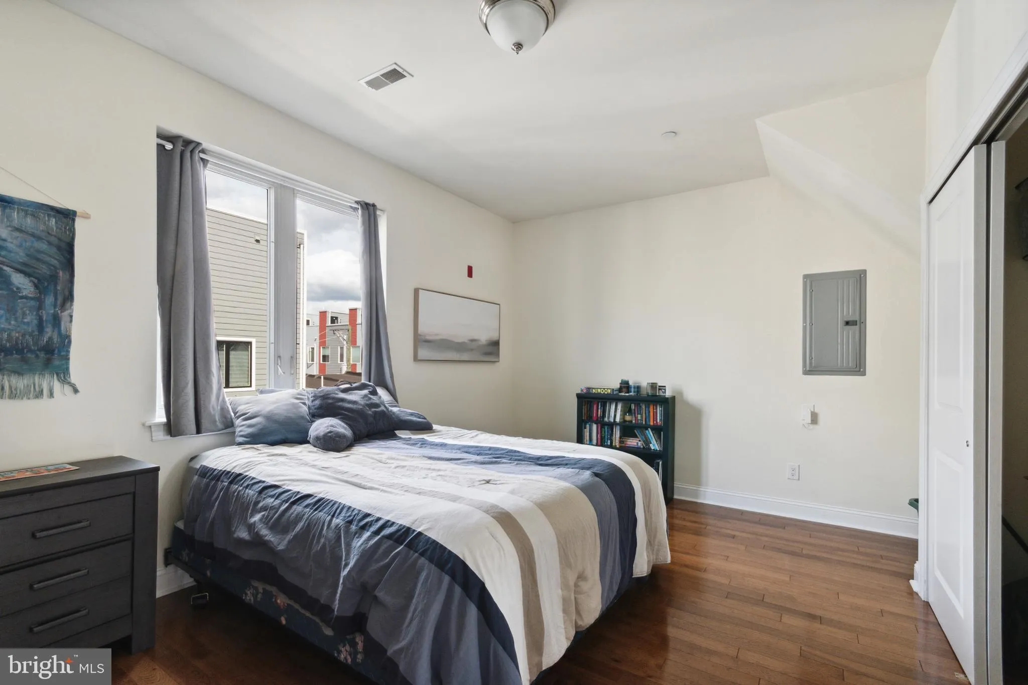 Philadelphia, Pennsylvania 19125, United States, 3 Bedrooms Bedrooms, ,Residential,Contingent,81541