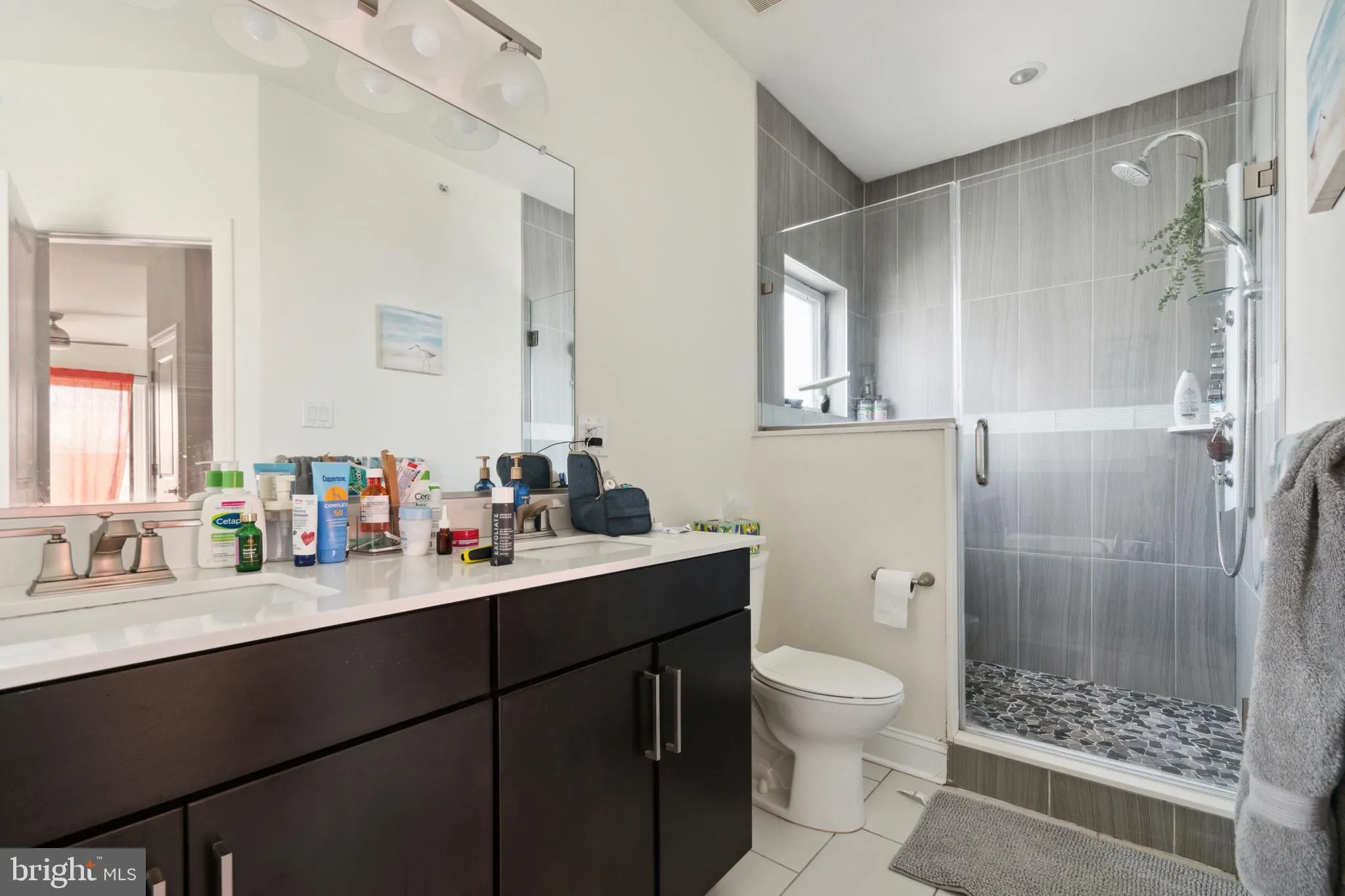 Philadelphia, Pennsylvania 19125, United States, 3 Bedrooms Bedrooms, ,Residential,Contingent,81541