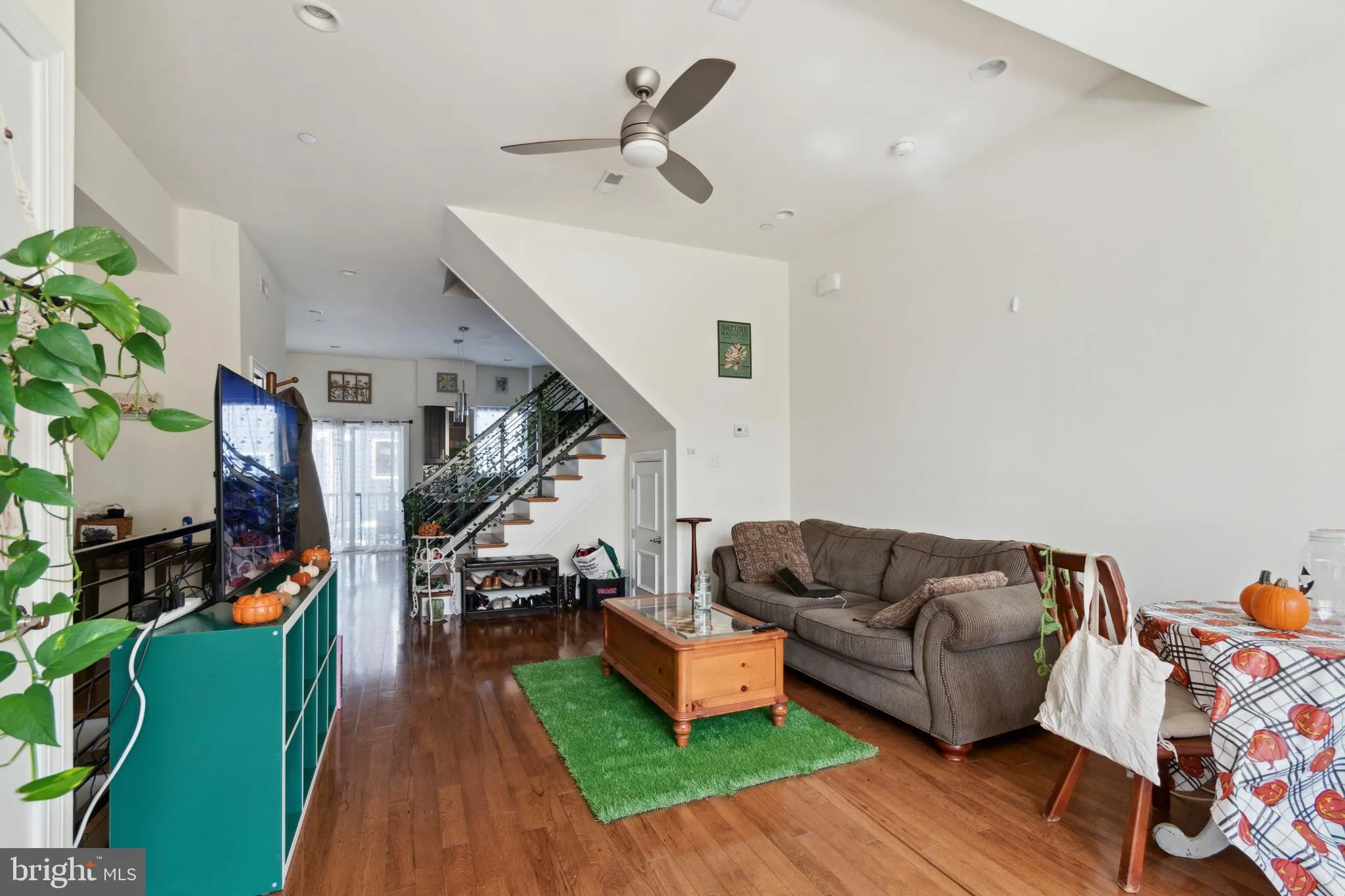 Philadelphia, Pennsylvania 19125, United States, 3 Bedrooms Bedrooms, ,Residential,Contingent,81541