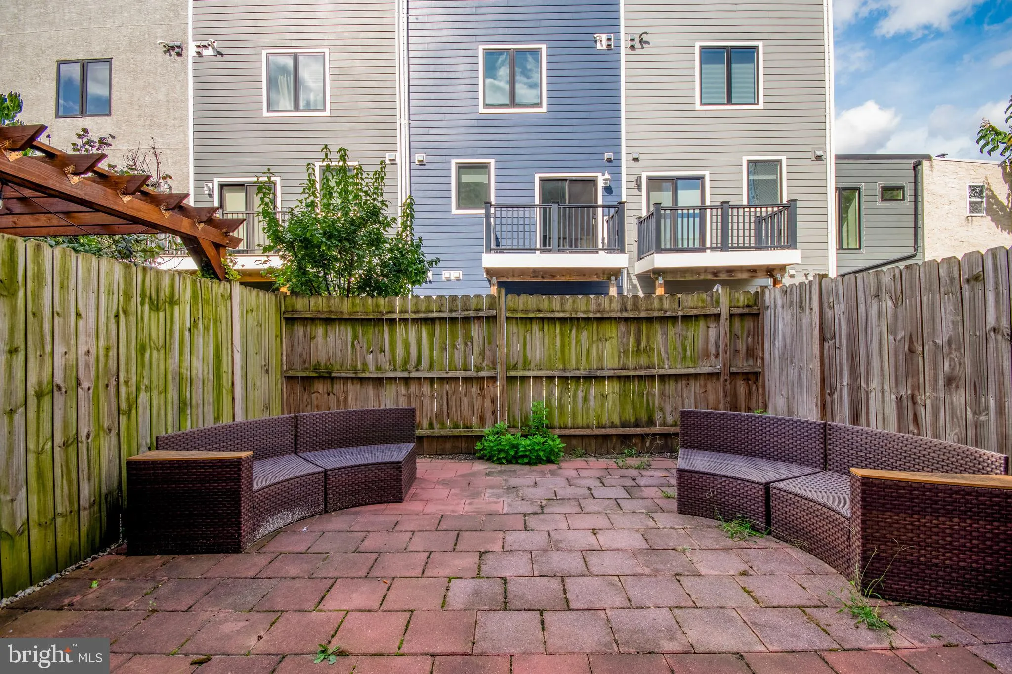 Philadelphia, Pennsylvania 19125, United States, 3 Bedrooms Bedrooms, ,Residential,Contingent,81541