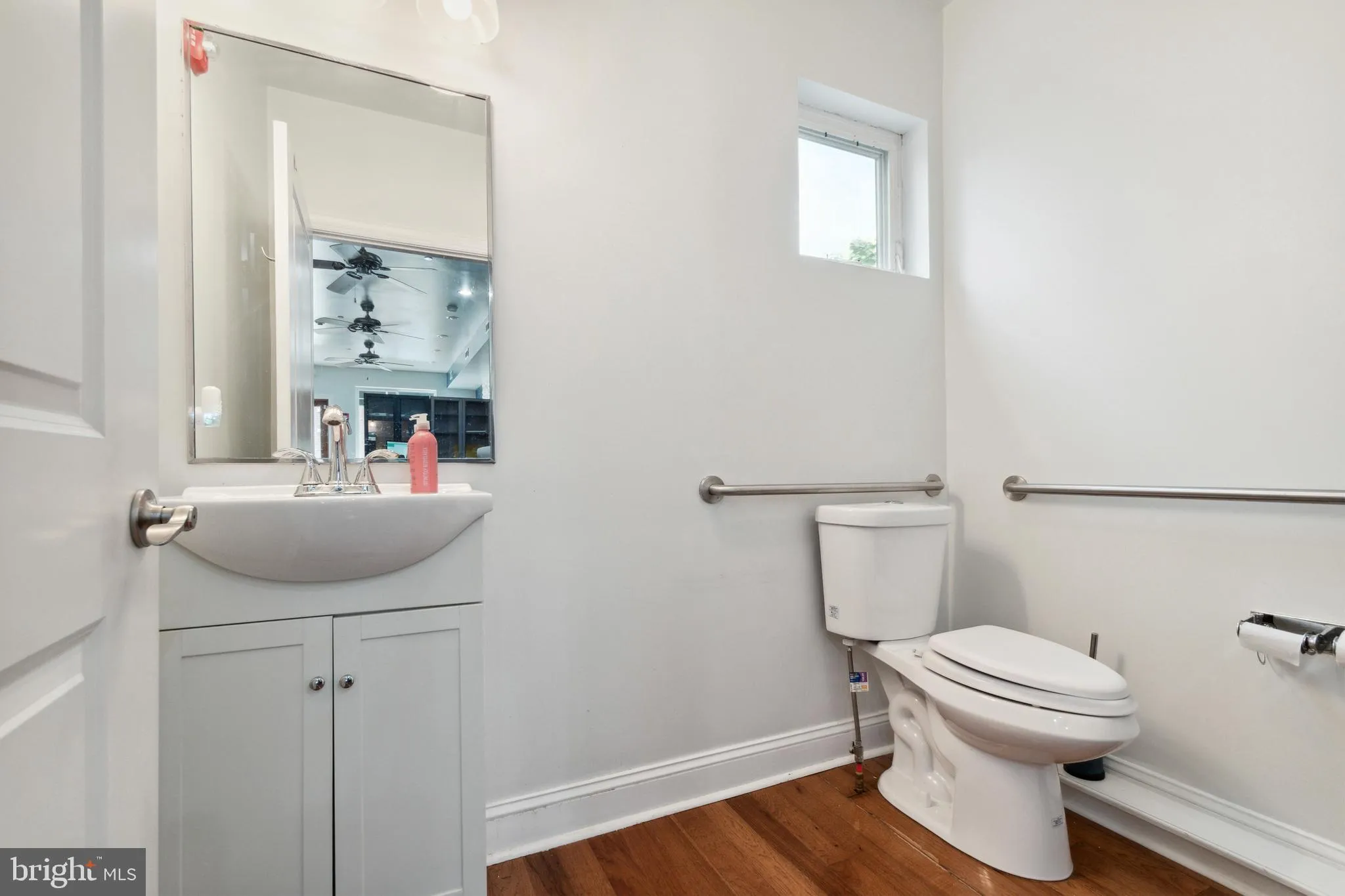 Philadelphia, Pennsylvania 19125, United States, 3 Bedrooms Bedrooms, ,Residential,Contingent,81541