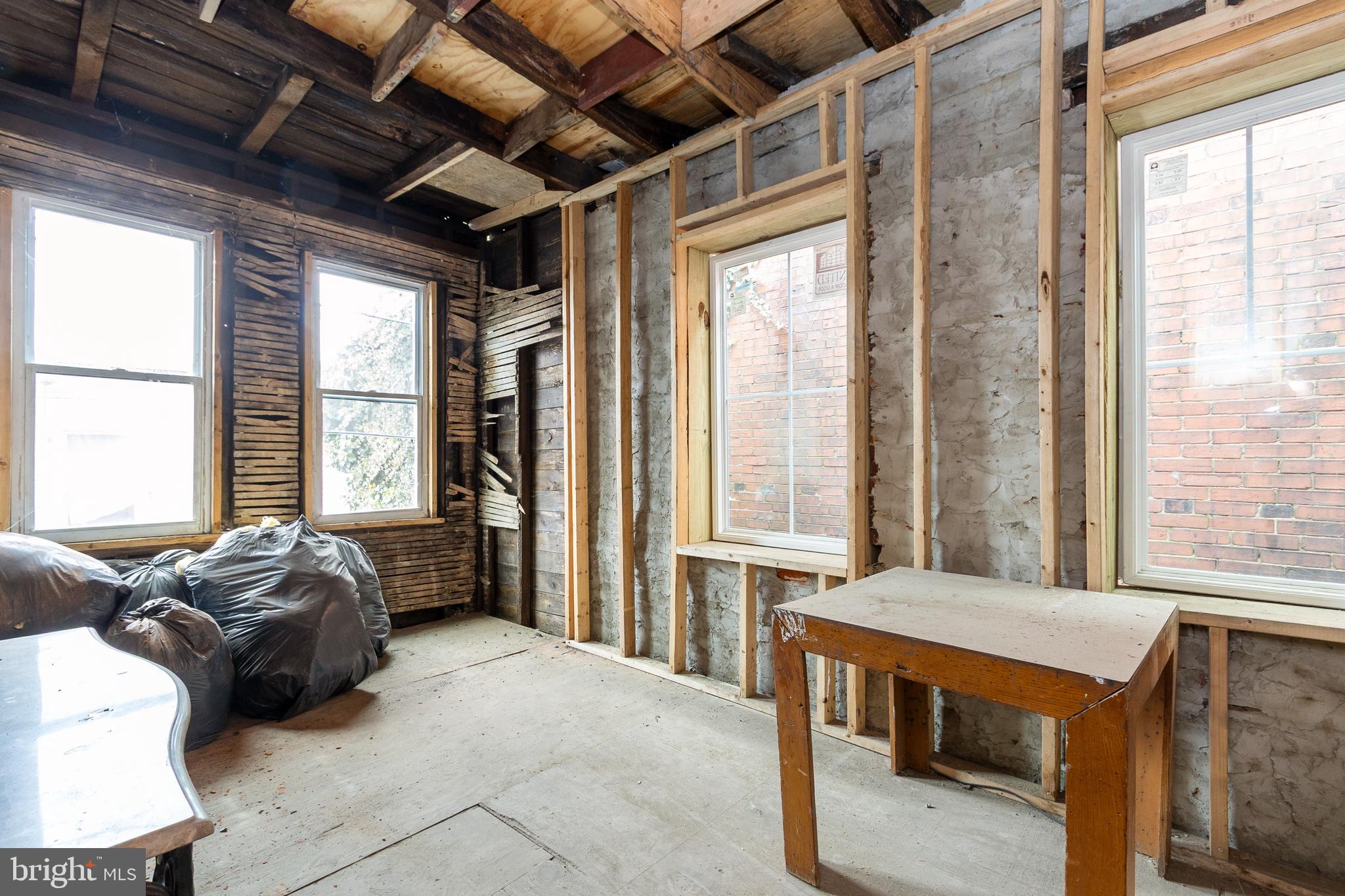 STRAWBERRY MANSION - Residential