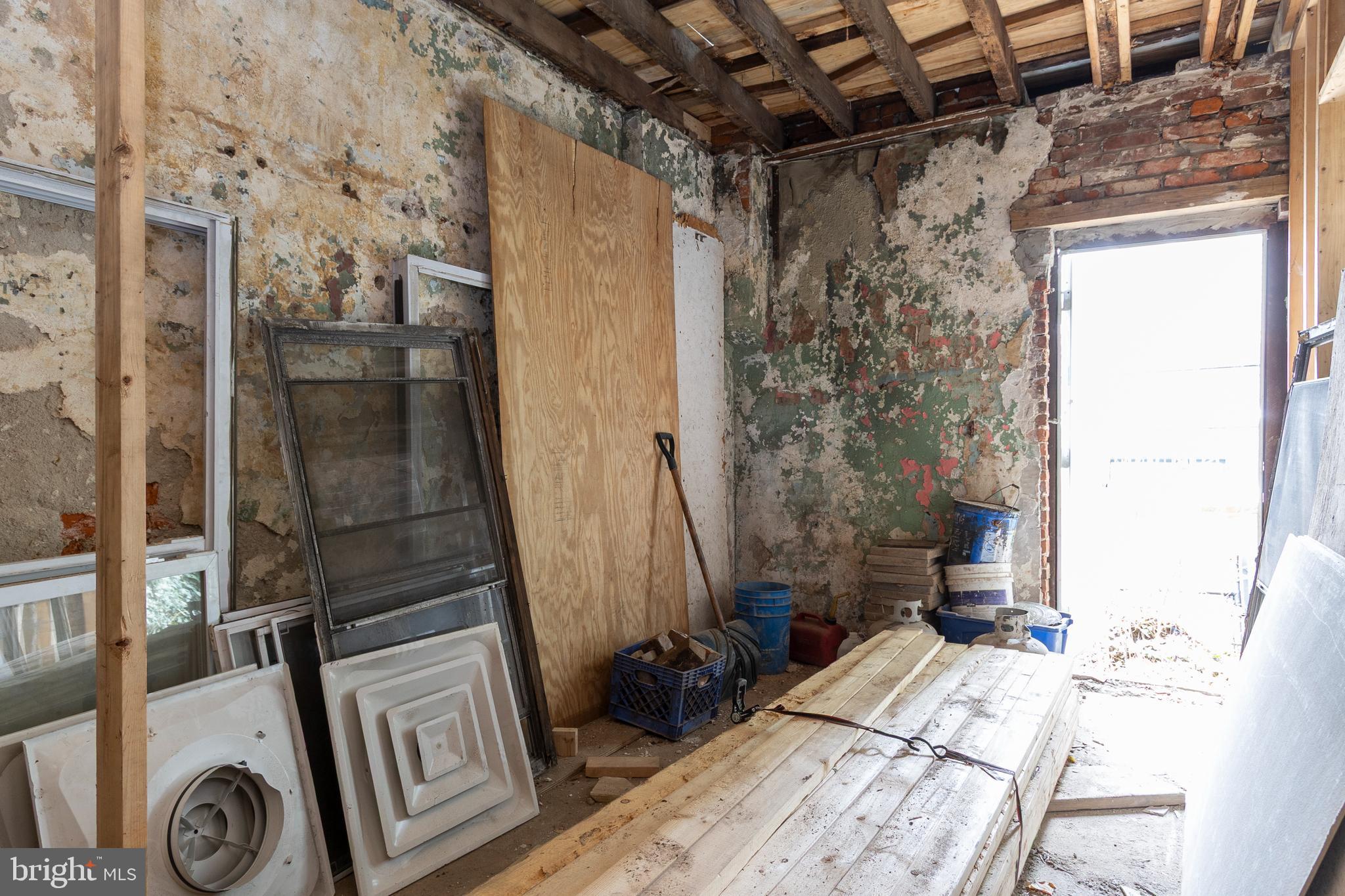 STRAWBERRY MANSION - Residential