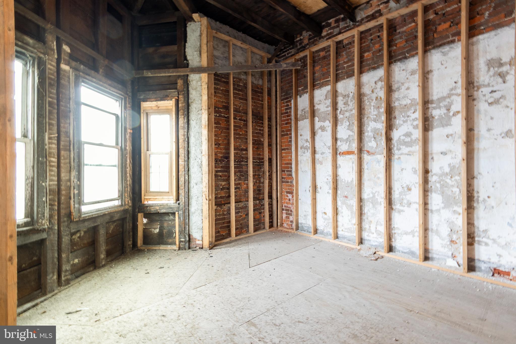 STRAWBERRY MANSION - Residential