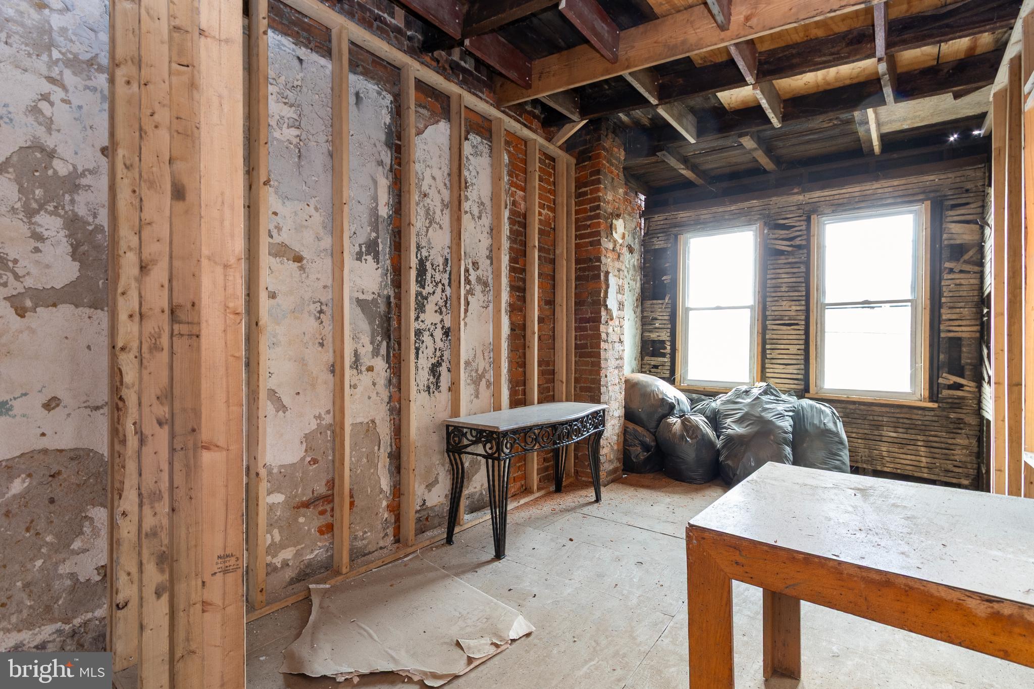 STRAWBERRY MANSION - Residential