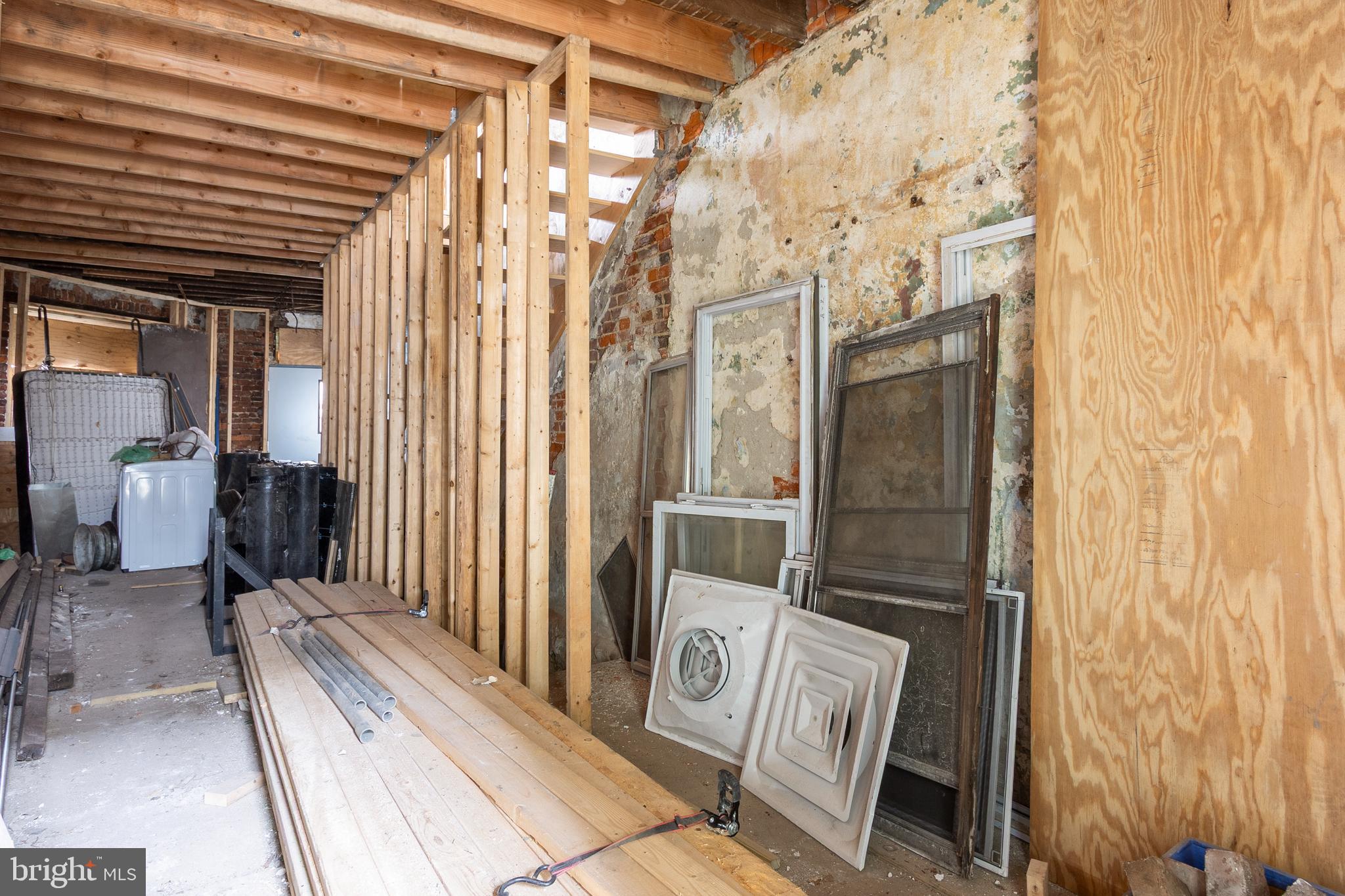 STRAWBERRY MANSION - Residential