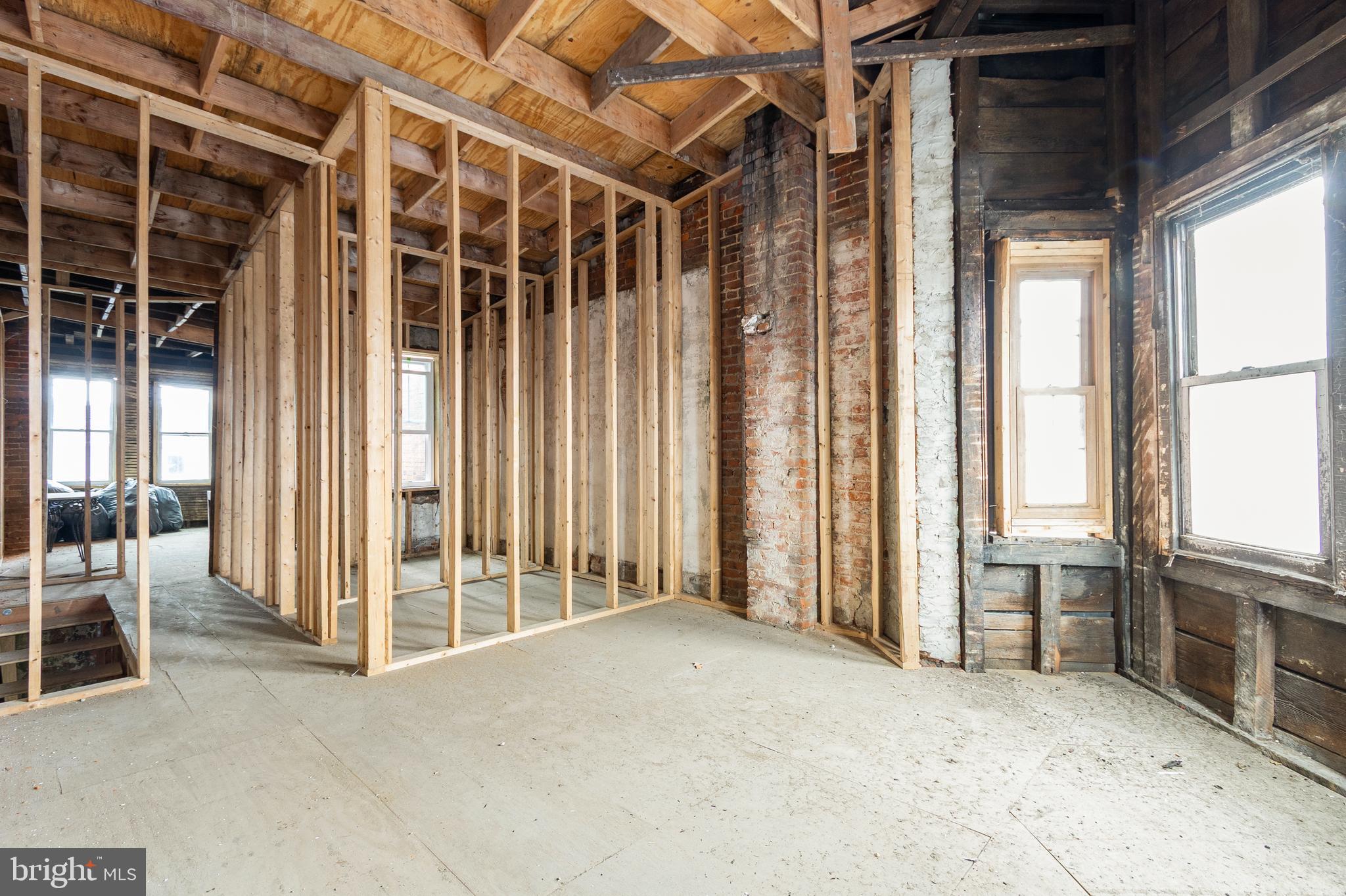 STRAWBERRY MANSION - Residential