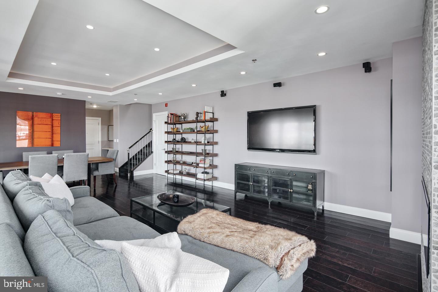 SOCIETY HILL - Residential