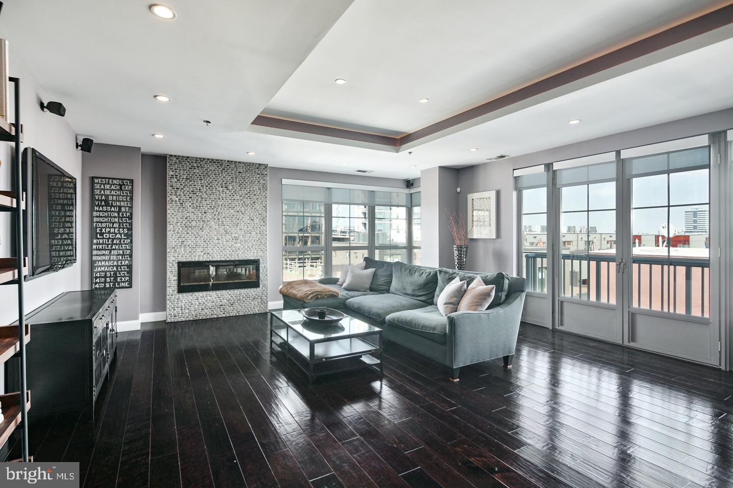 SOCIETY HILL - Residential