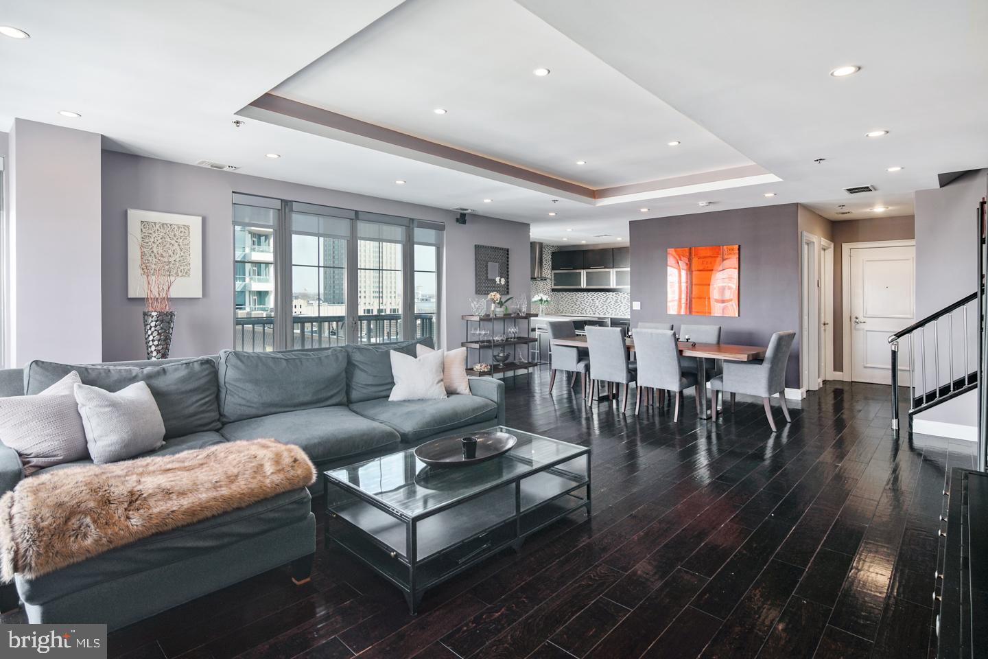 SOCIETY HILL - Residential