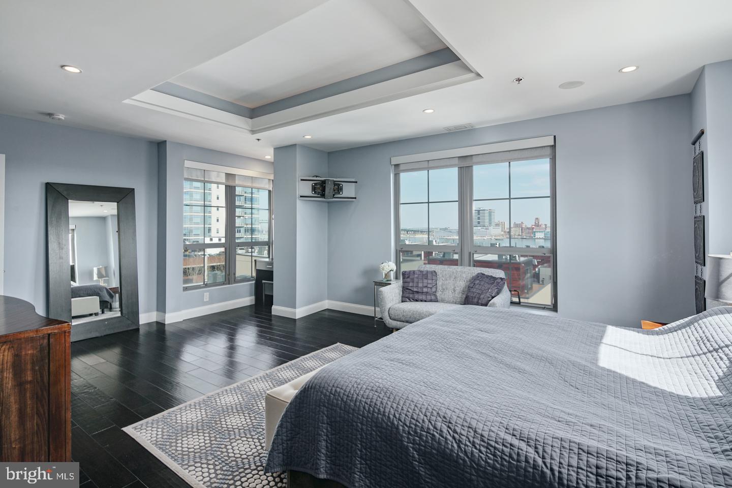 SOCIETY HILL - Residential