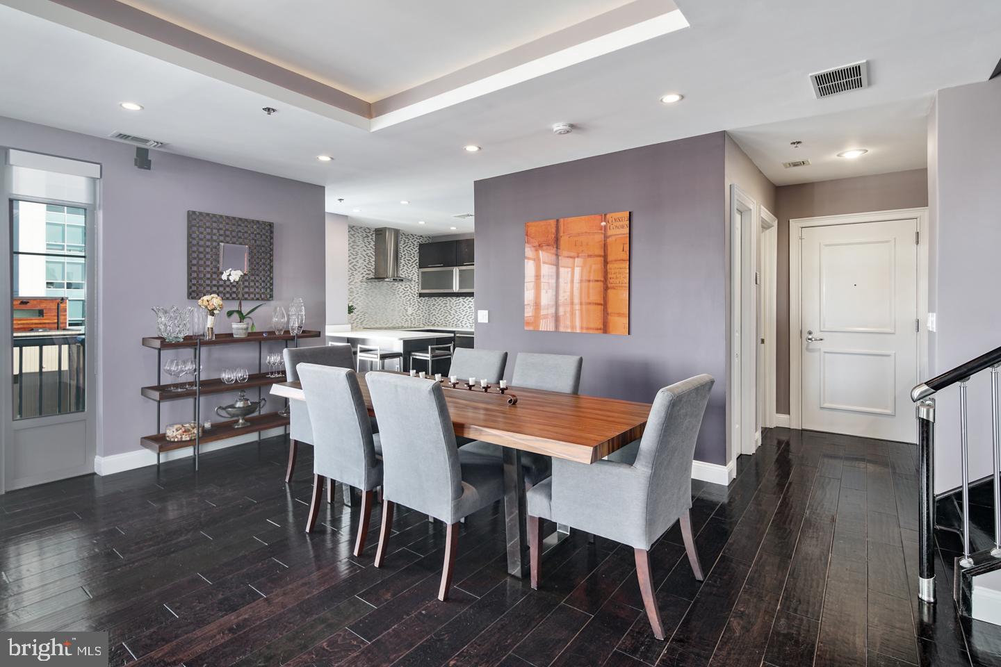 SOCIETY HILL - Residential