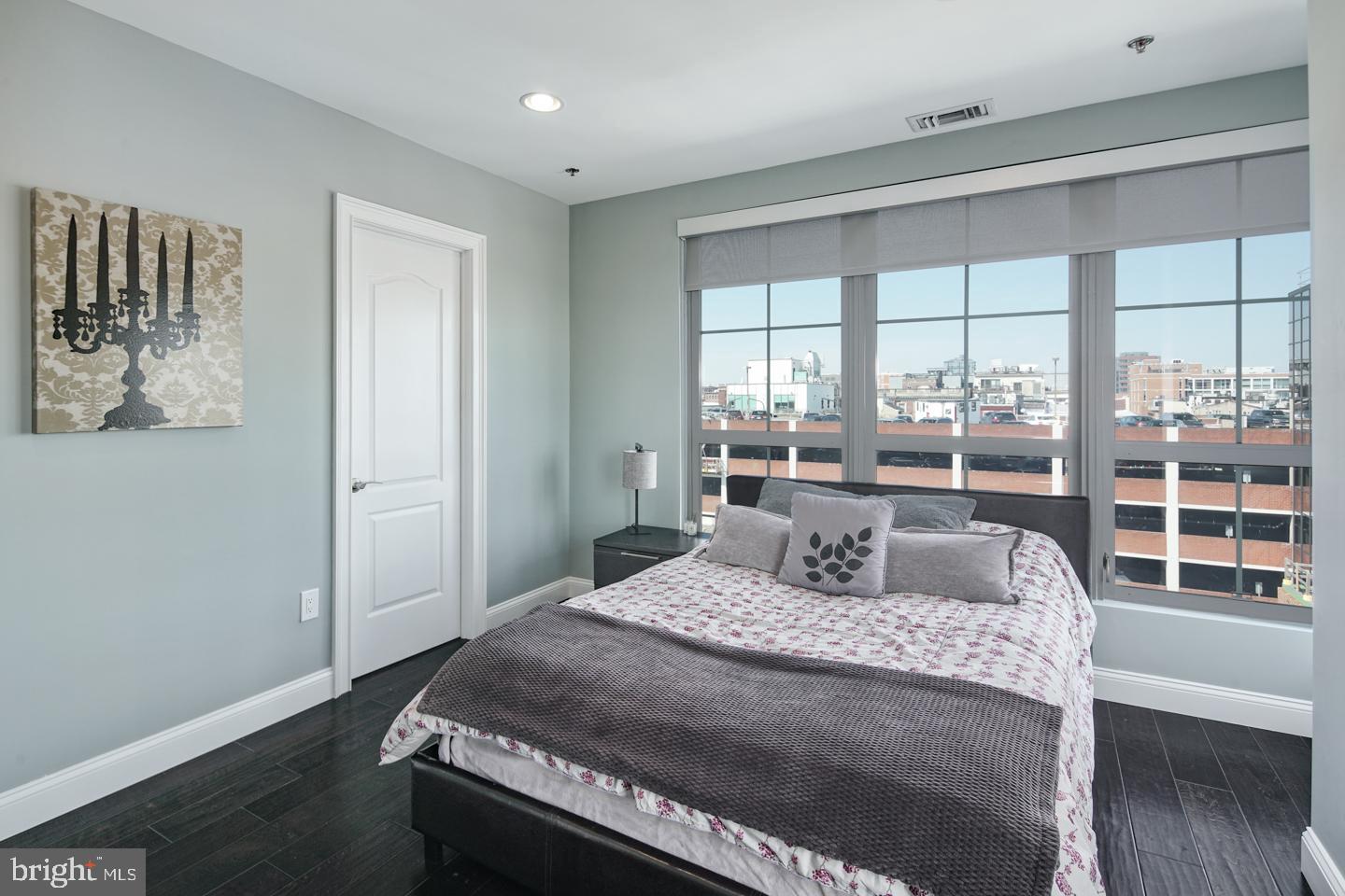 SOCIETY HILL - Residential