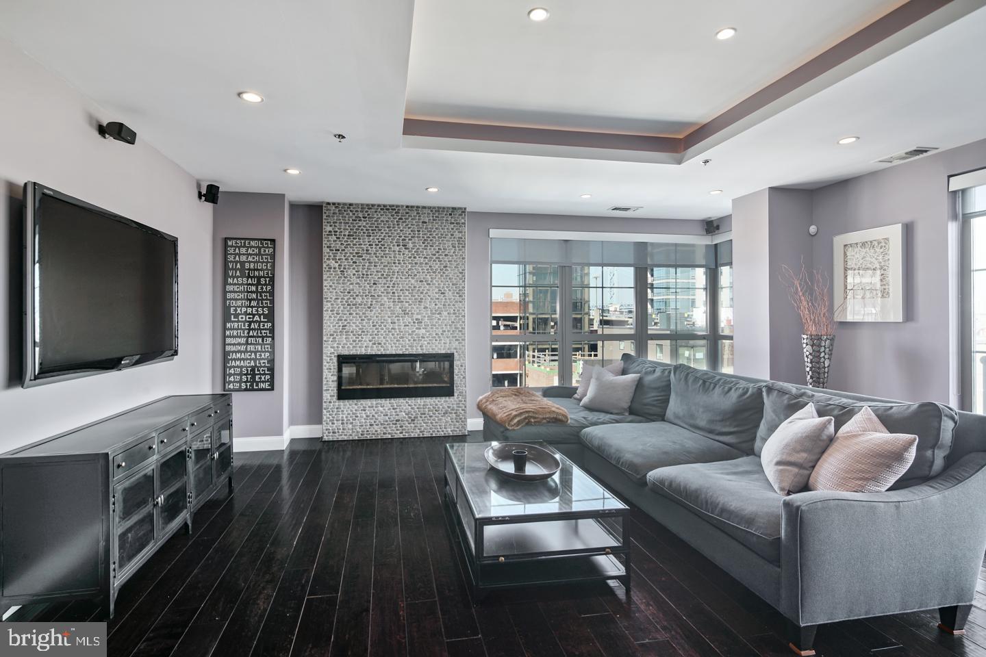 SOCIETY HILL - Residential