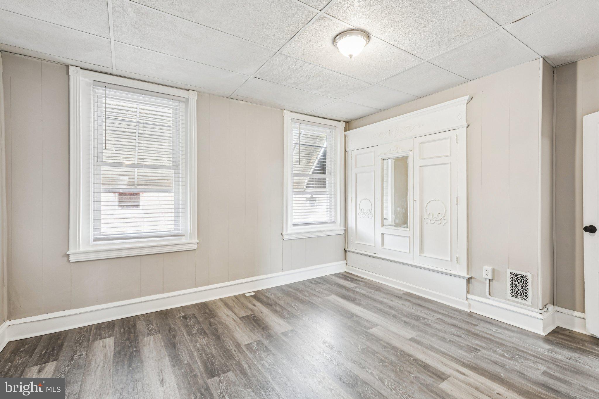 STRAWBERRY MANSION - Residential