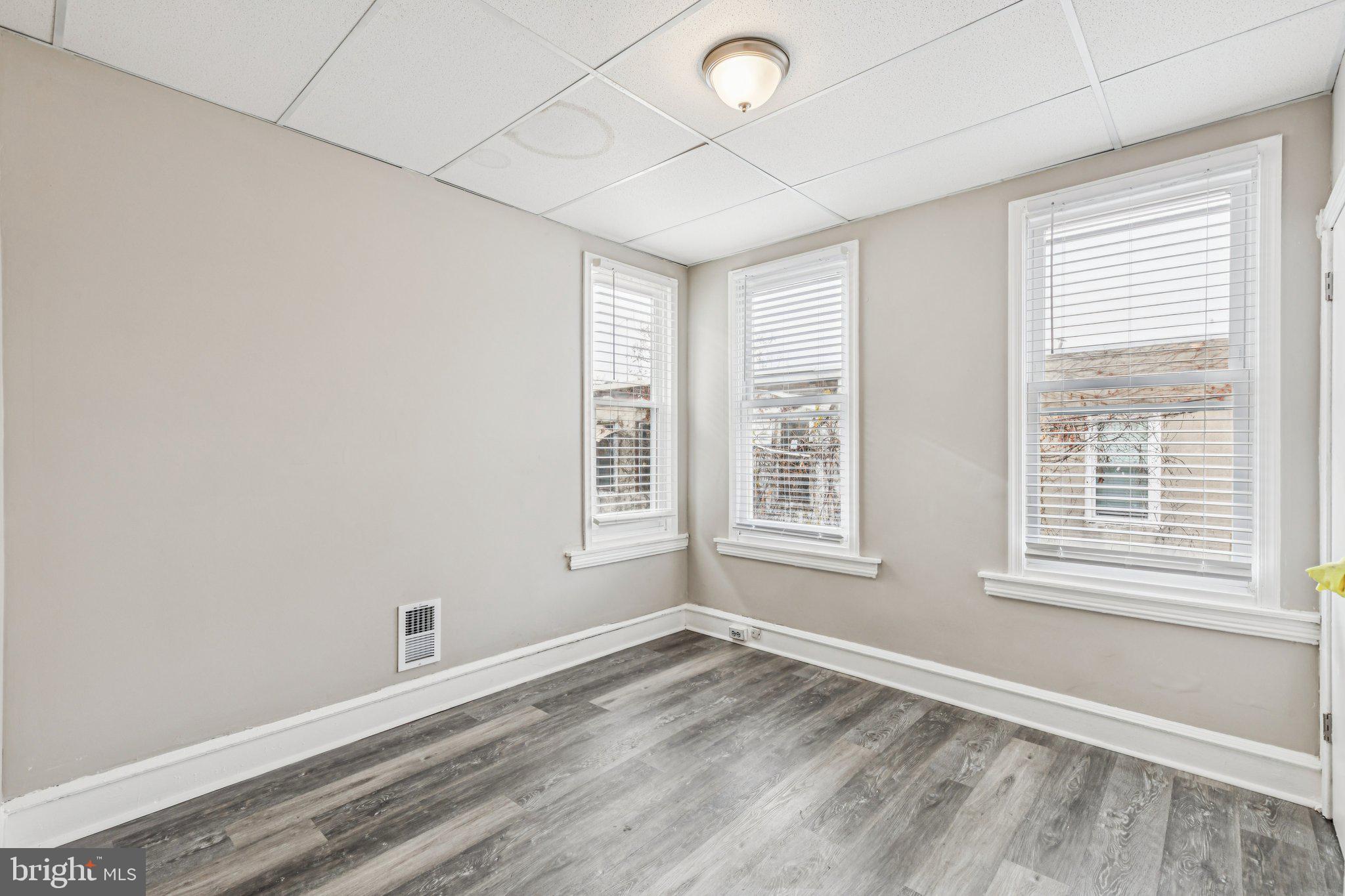 STRAWBERRY MANSION - Residential