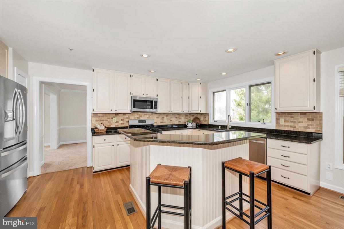 ELIZABETH'S DELIGHT - Residential