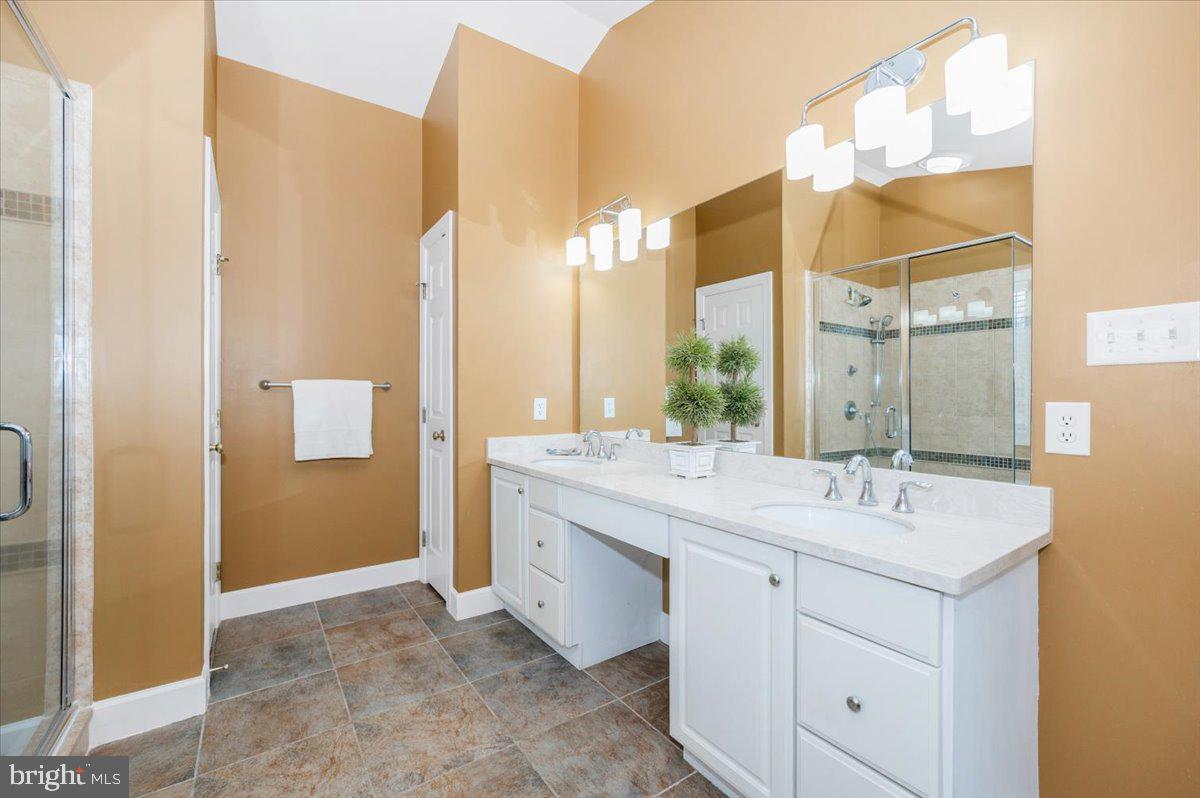 ELIZABETH'S DELIGHT - Residential