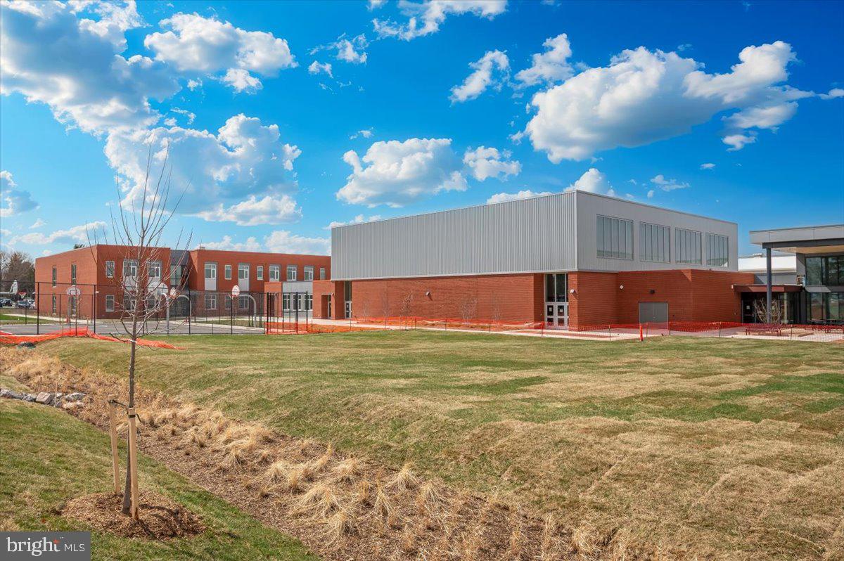 ELIZABETH'S DELIGHT - Residential