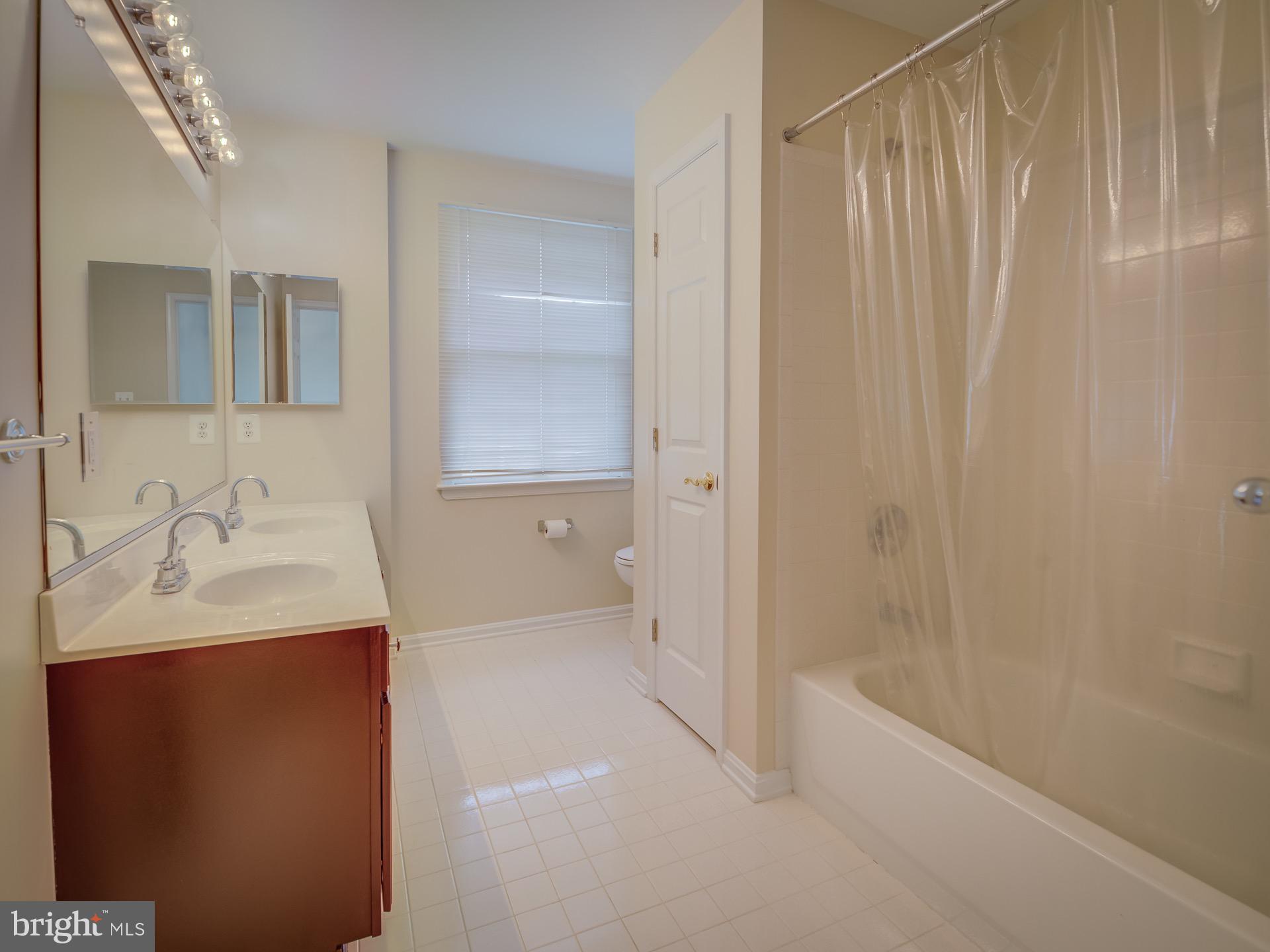 WEST GATE - Residential