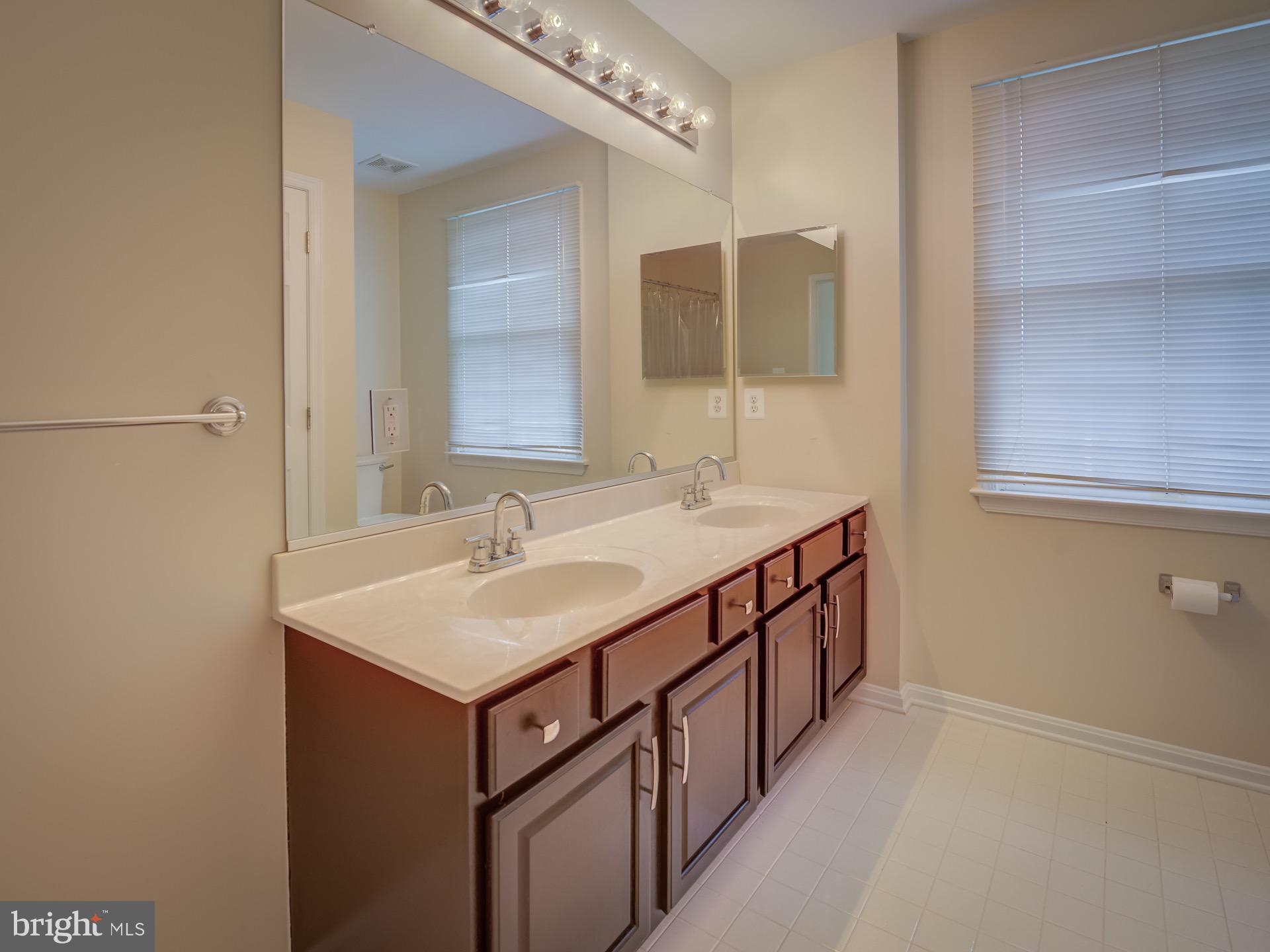 WEST GATE - Residential