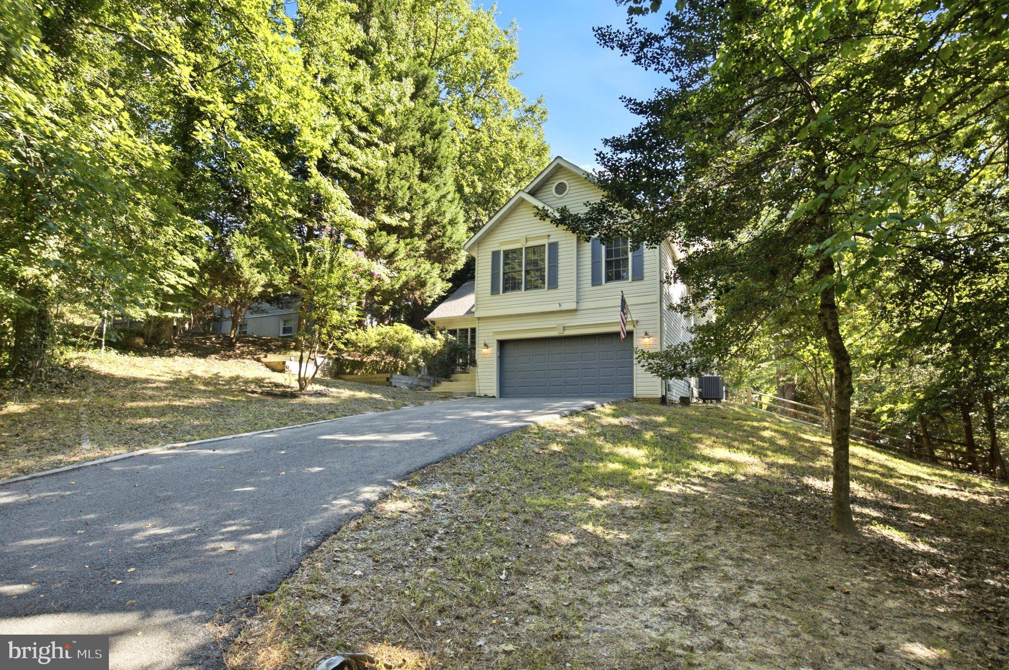 427 LESSIN DRIVE