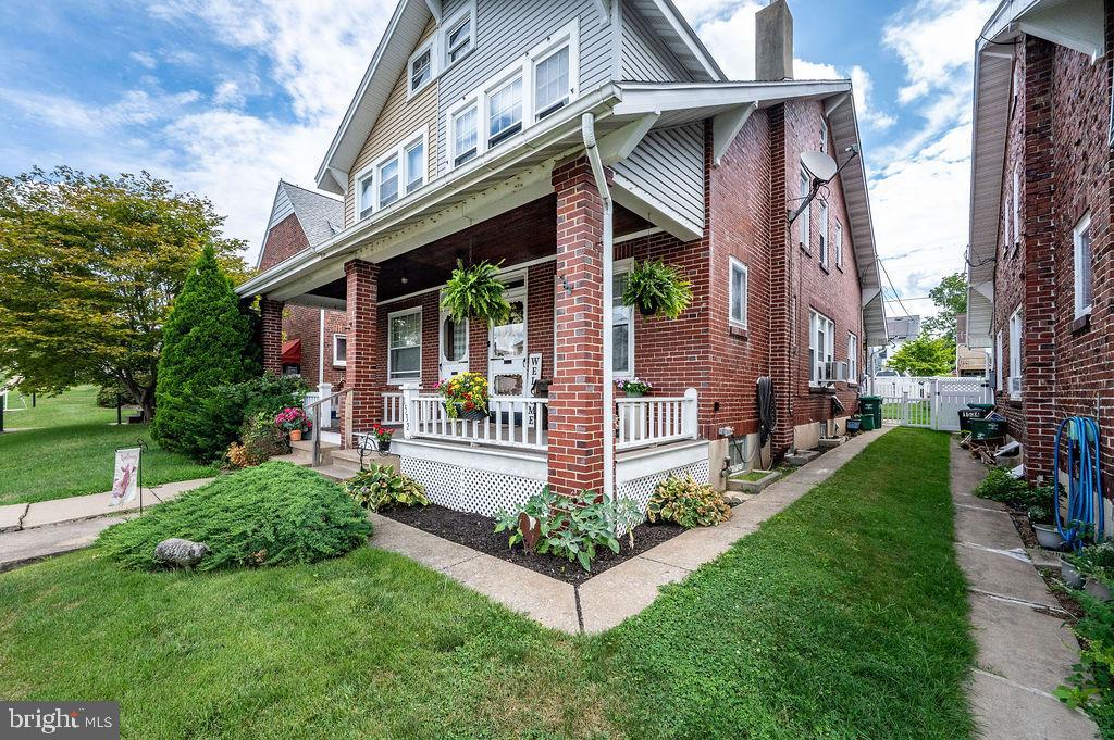 1532 FAYETTE AVENUE