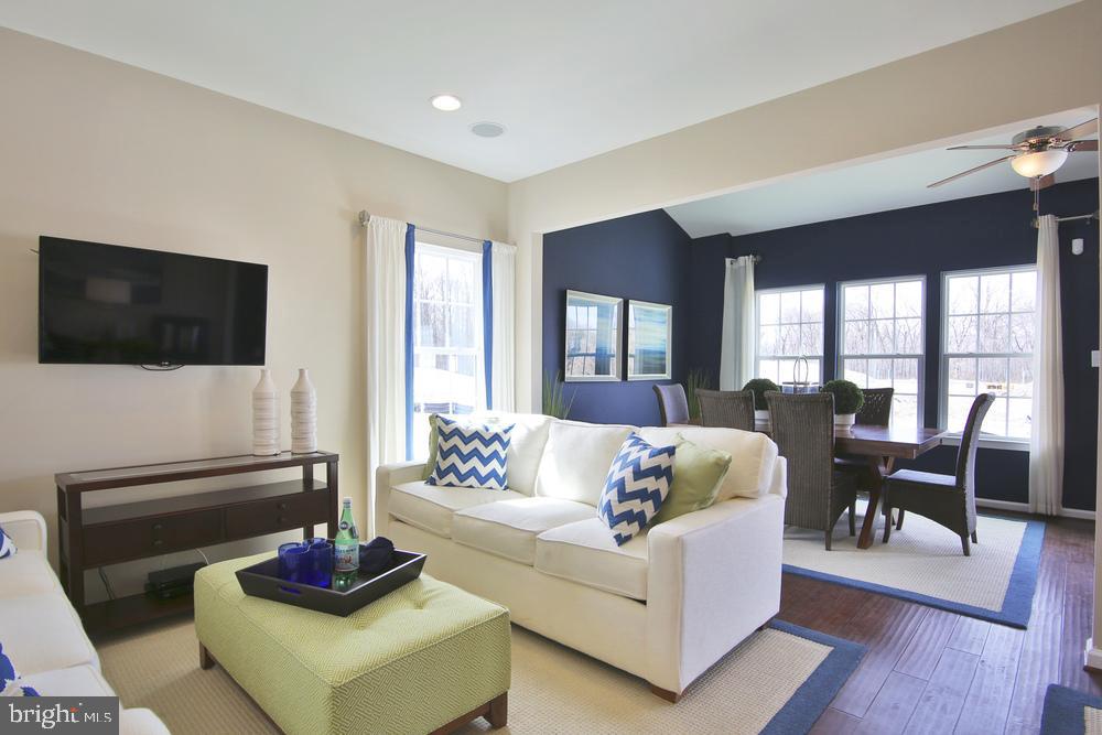 DOWNINGTOWN WALK - Residential