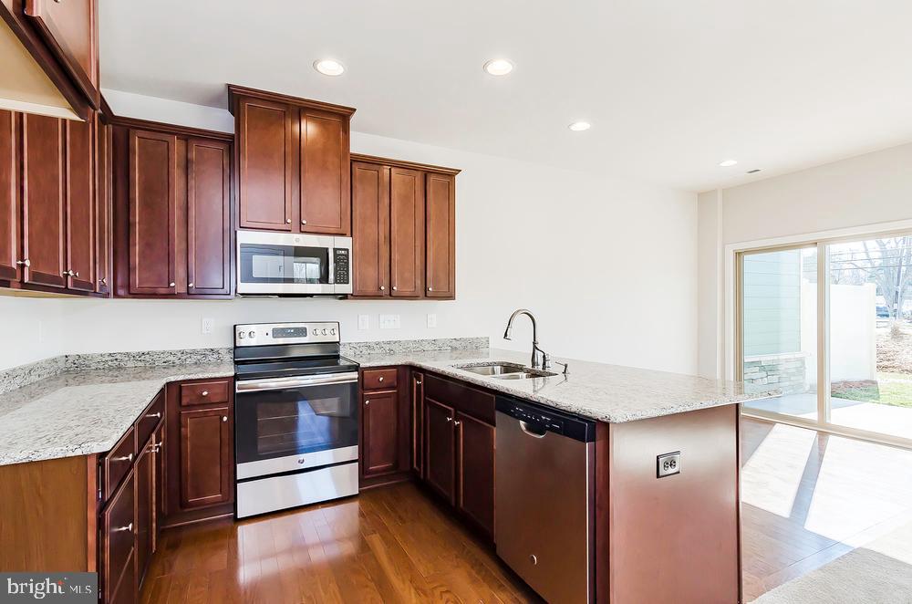 DOWNINGTOWN WALK - Residential