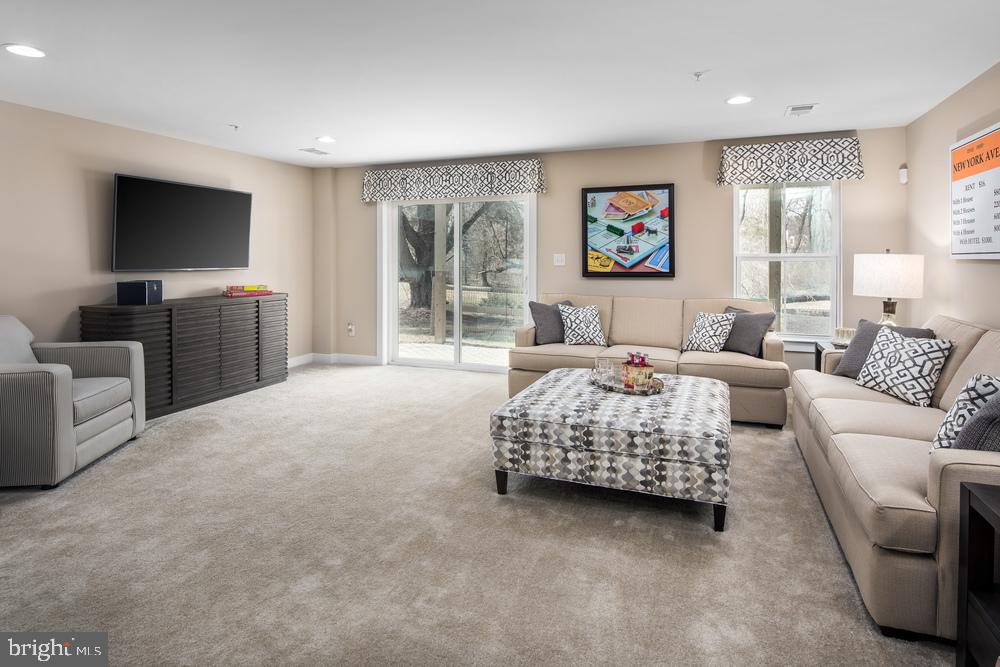 DOWNINGTOWN WALK - Residential