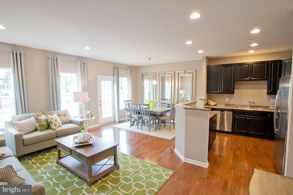 DOWNINGTOWN WALK - Residential