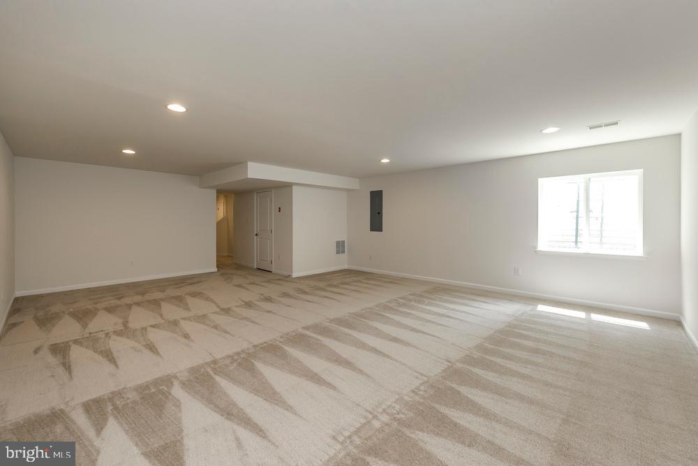 DOWNINGTOWN WALK - Residential