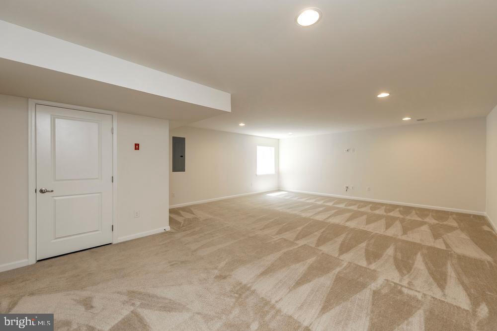 DOWNINGTOWN WALK - Residential