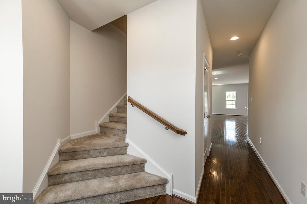 DOWNINGTOWN WALK - Residential