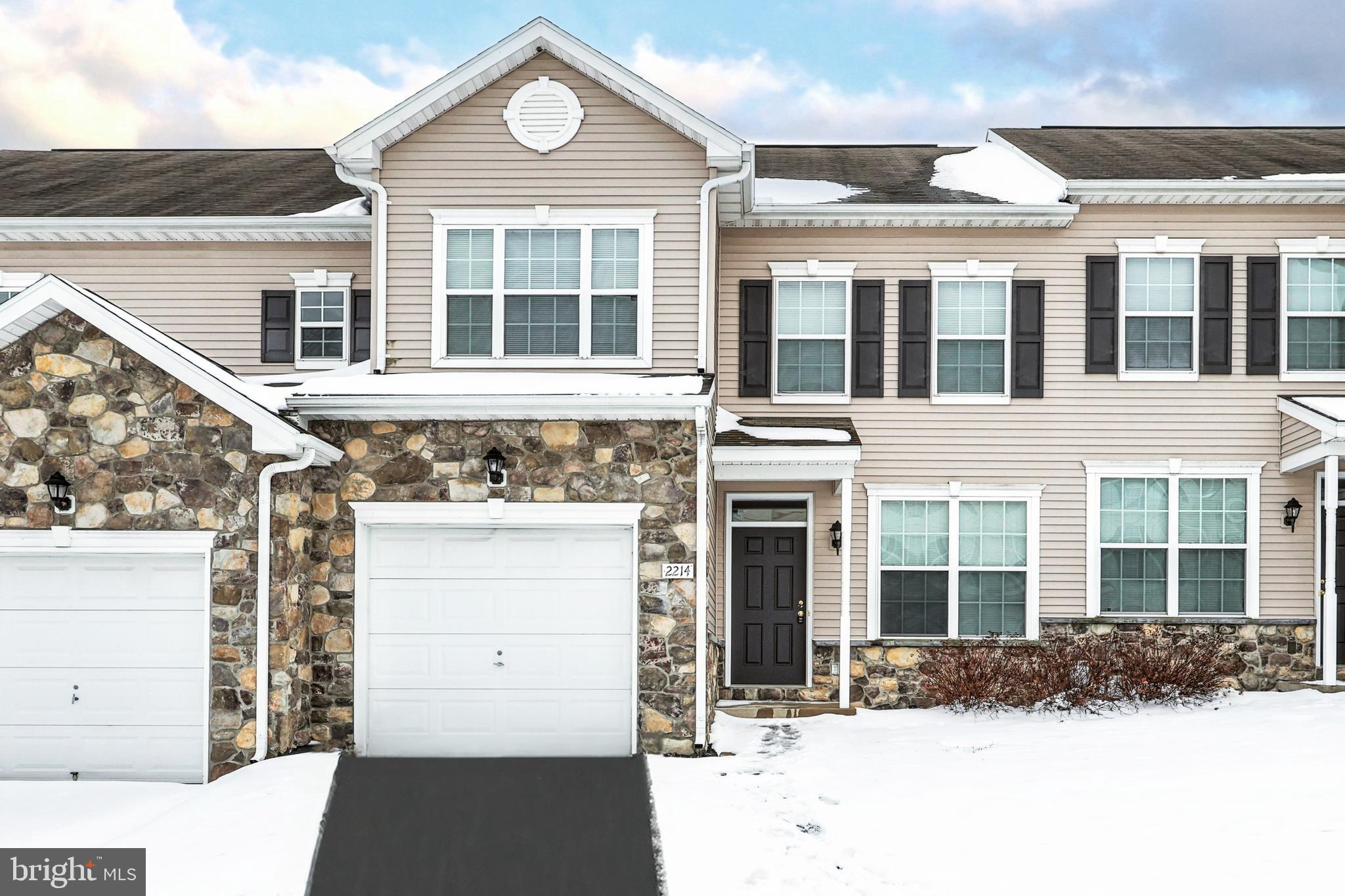 WOODCREST HILLS - Residential