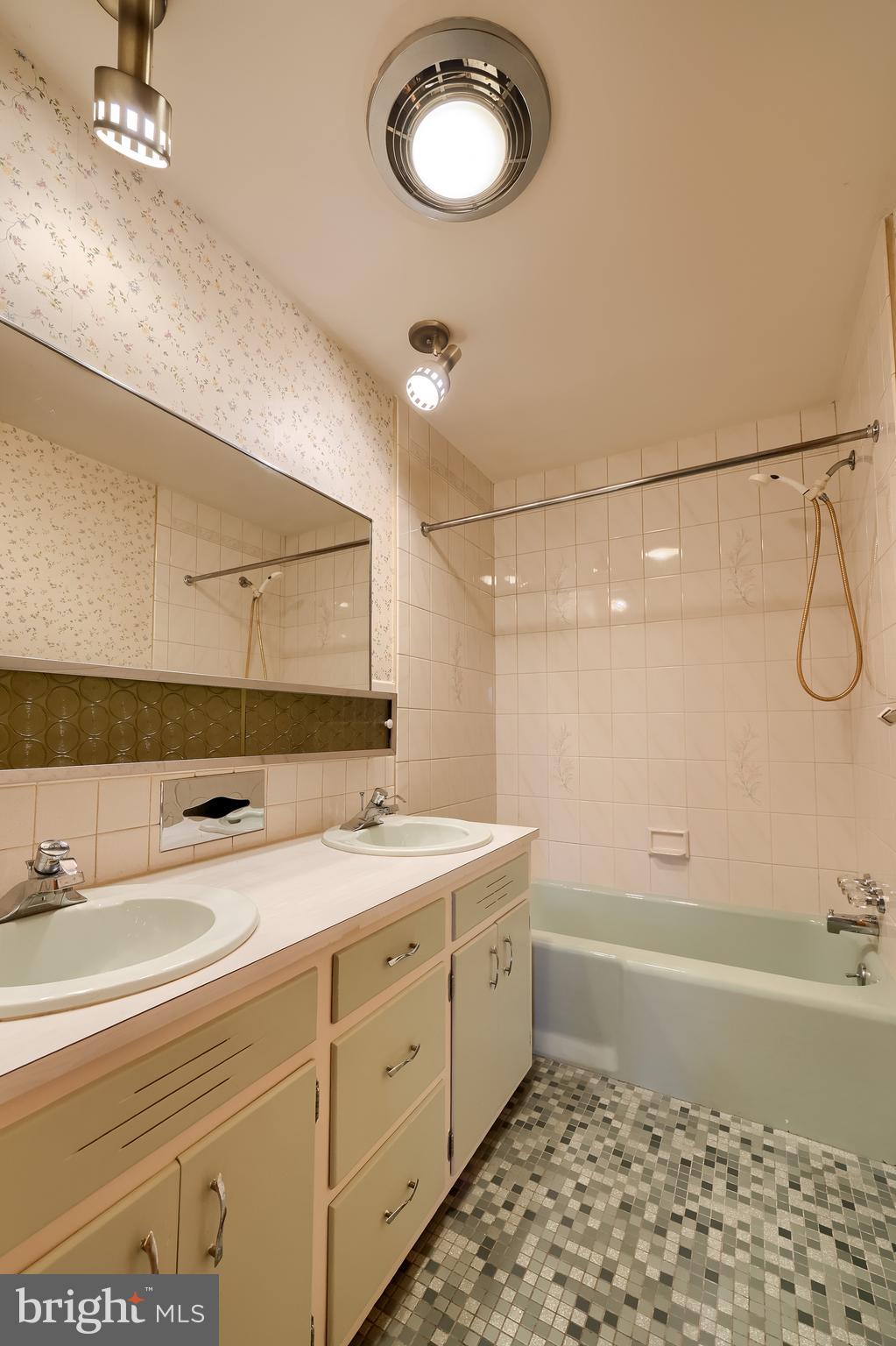 ORCHARD HILL - Residential