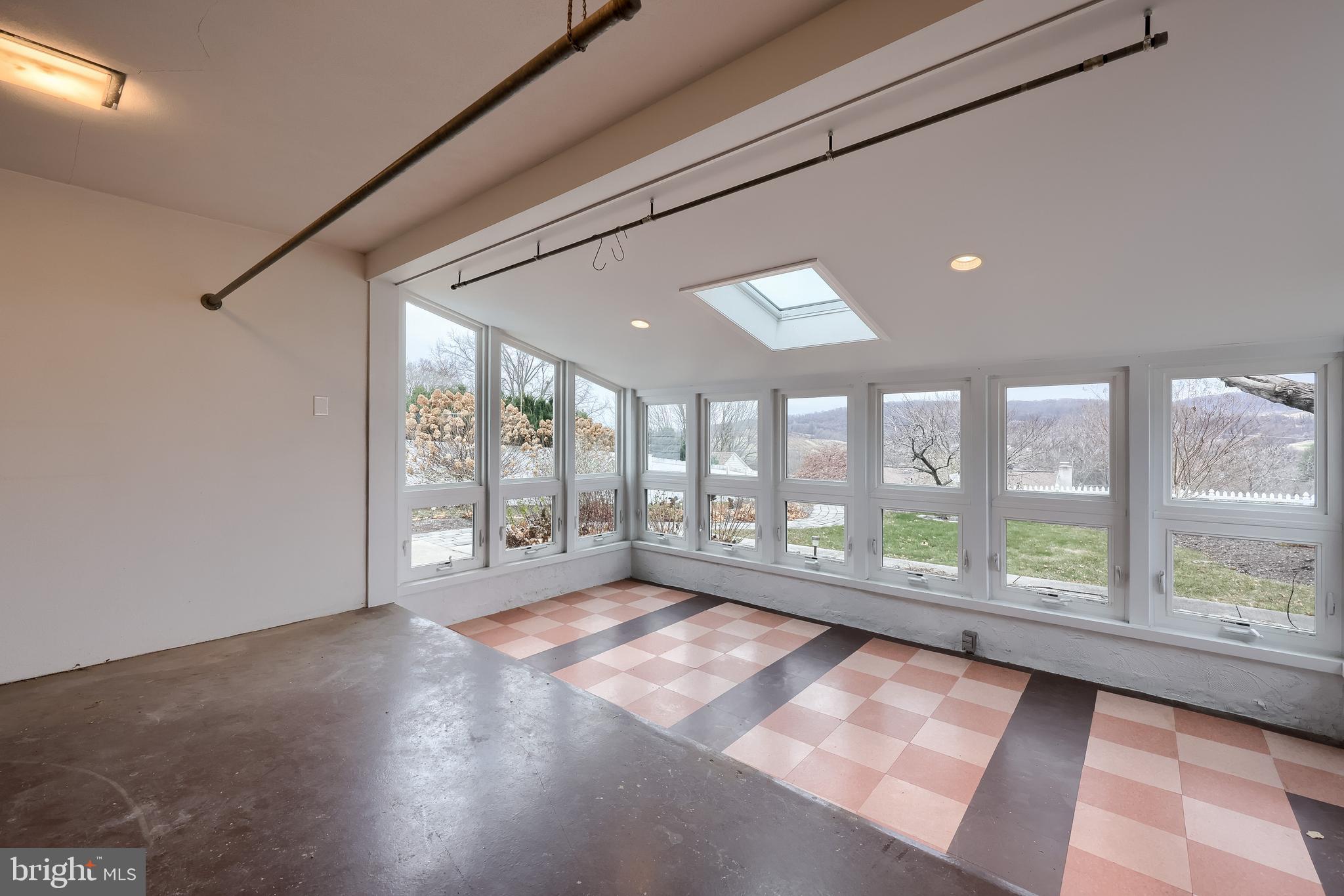 ORCHARD HILL - Residential